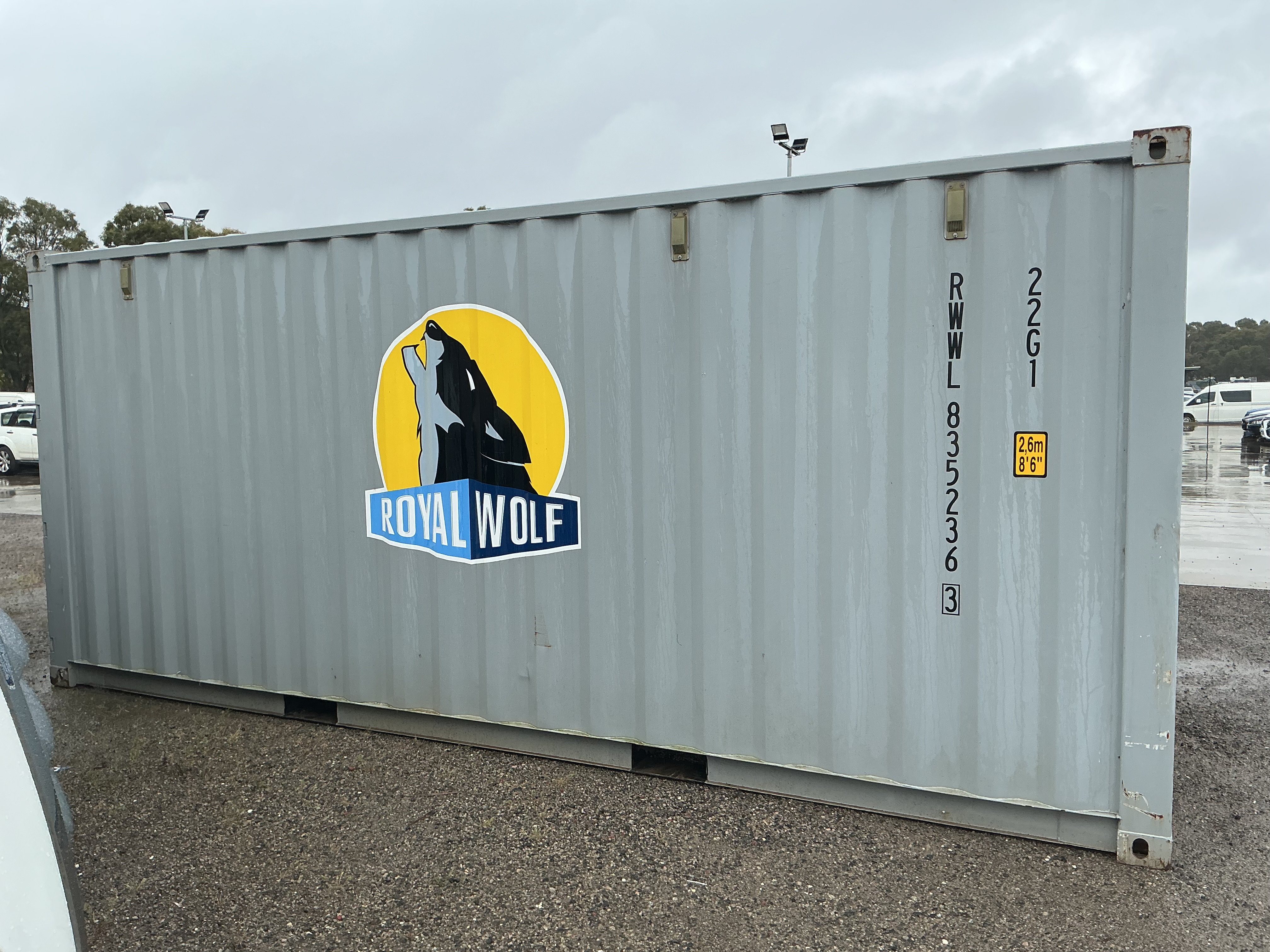 2021 20FT Container Including All Contents