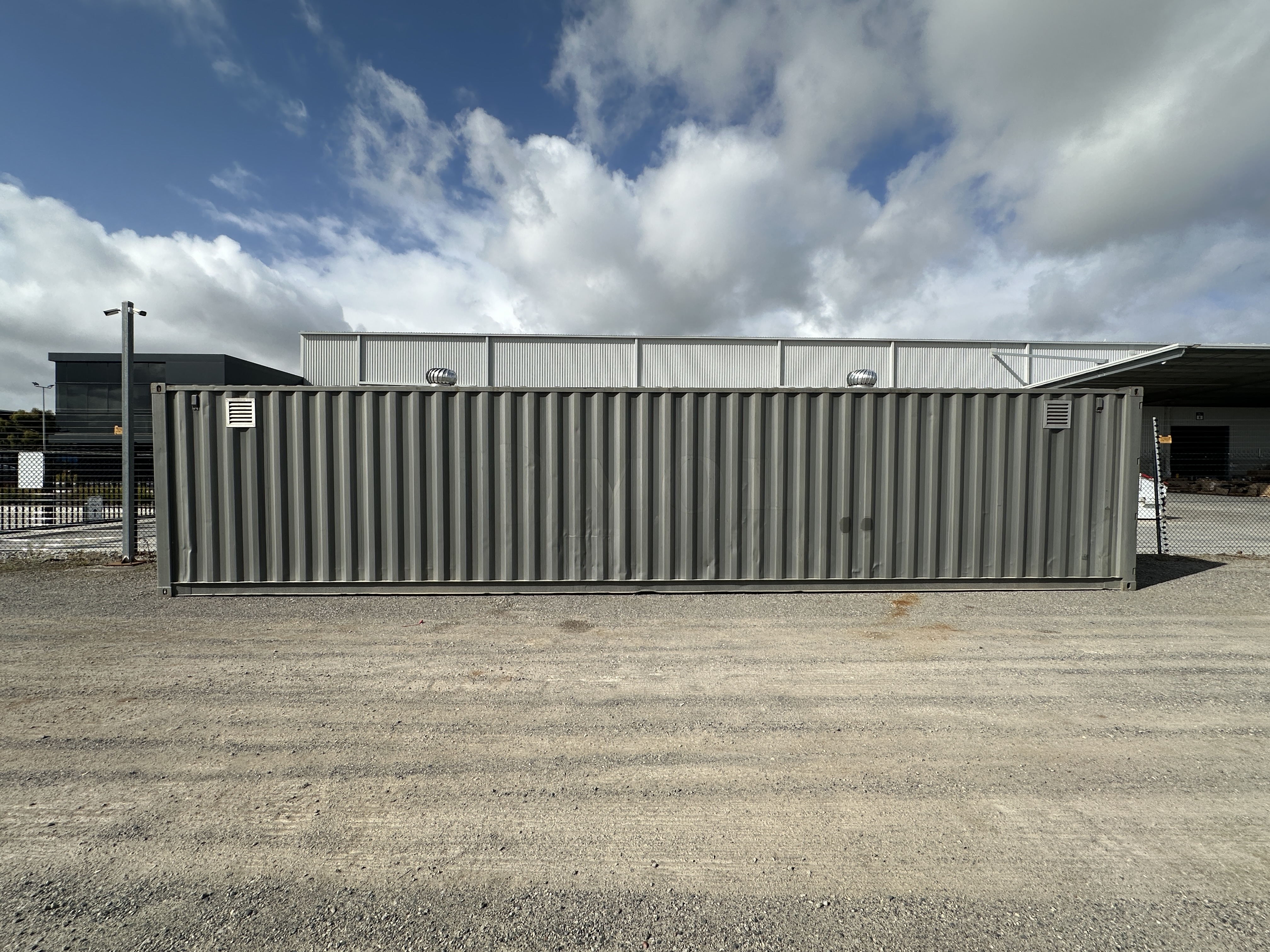 2006 CIMC 40f Shipping Container Including Contents