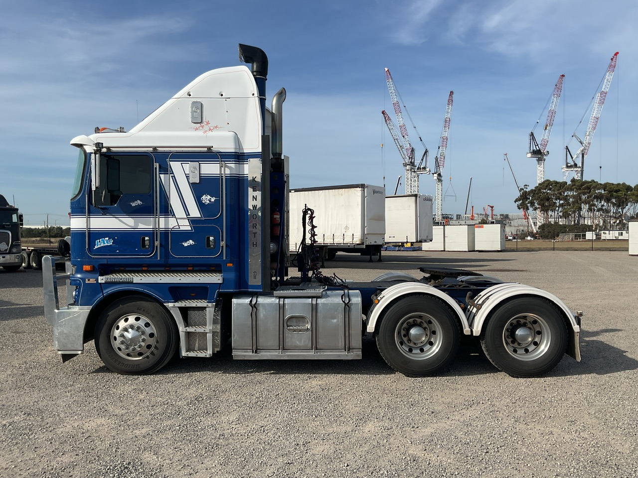 18 · 2011 Kenworth K200 Aerodyne 6x4 Prime Mover