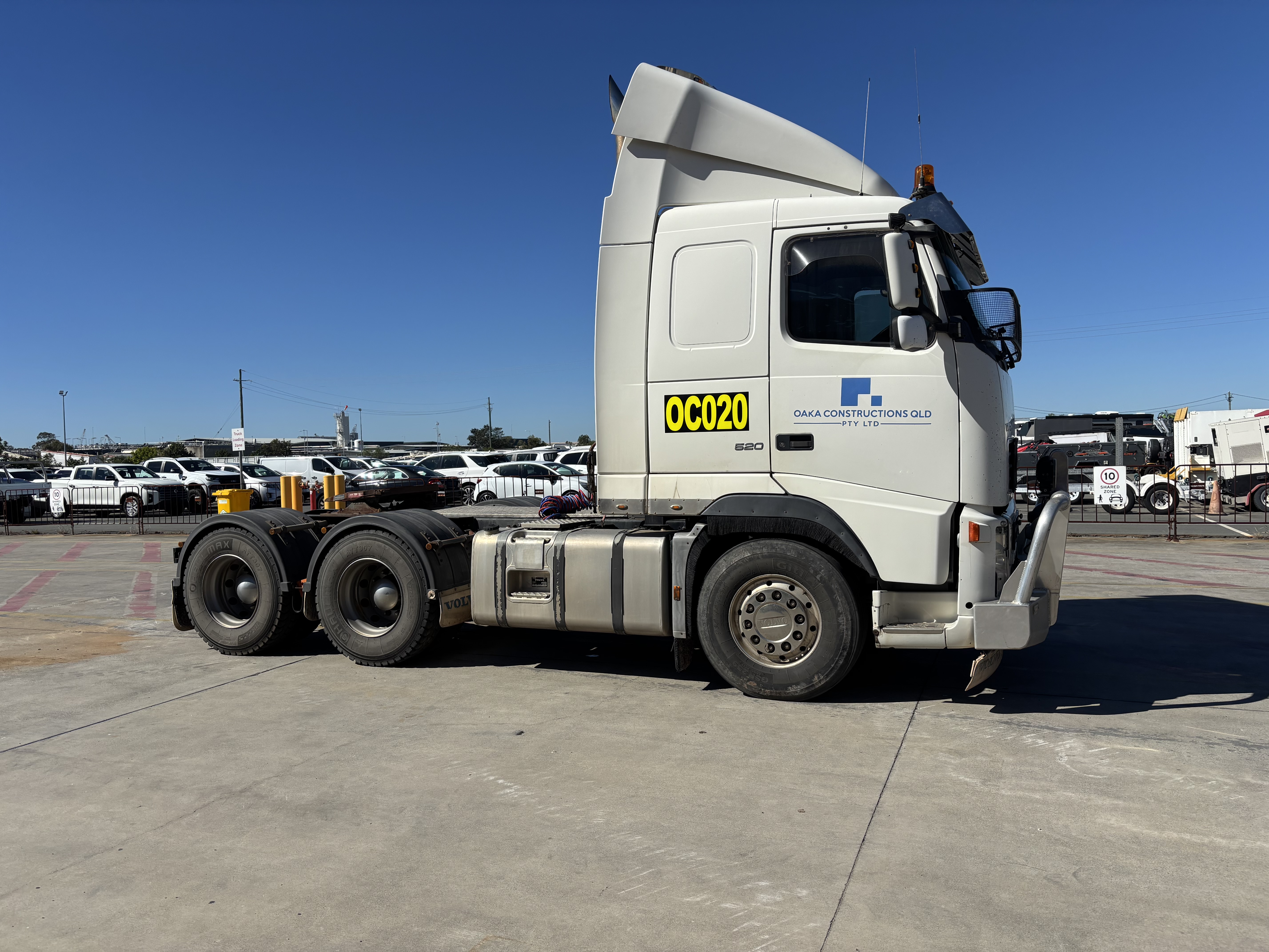 2006 Volvo FH13 6x4 Prime Mover