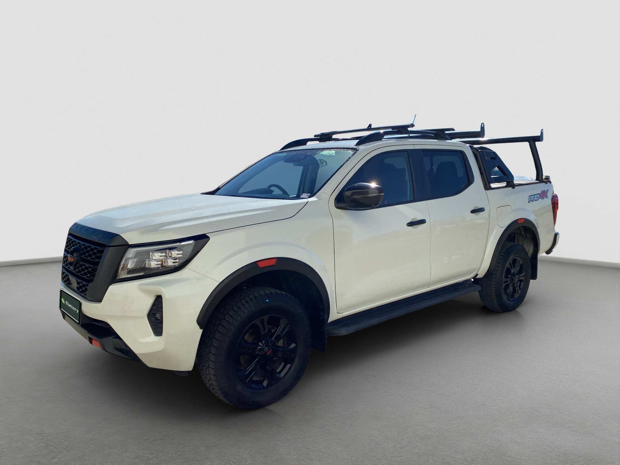 4 · 2024 Nissan Navara PRO-4X Diesel