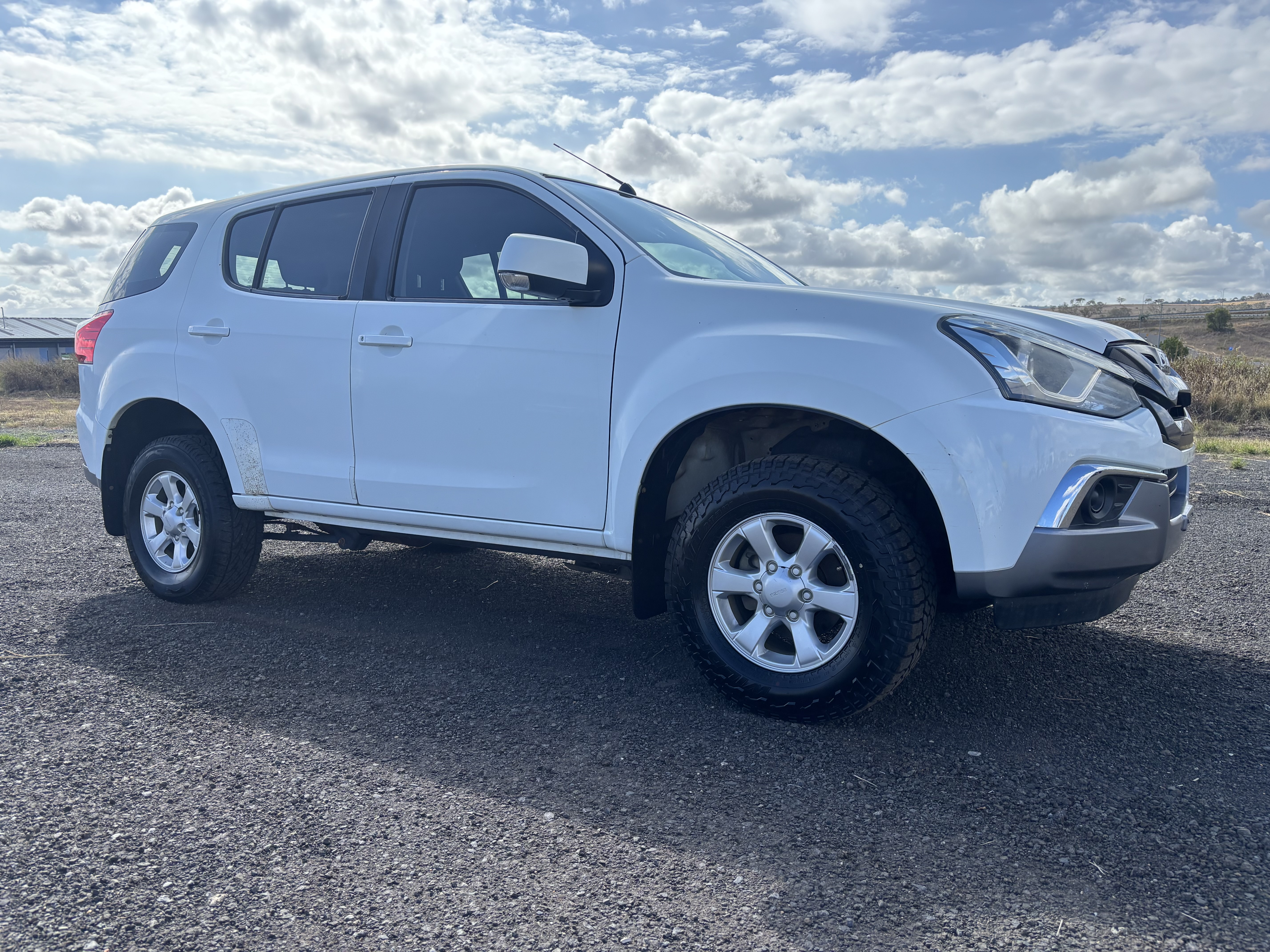2020 Isuzu MU-X