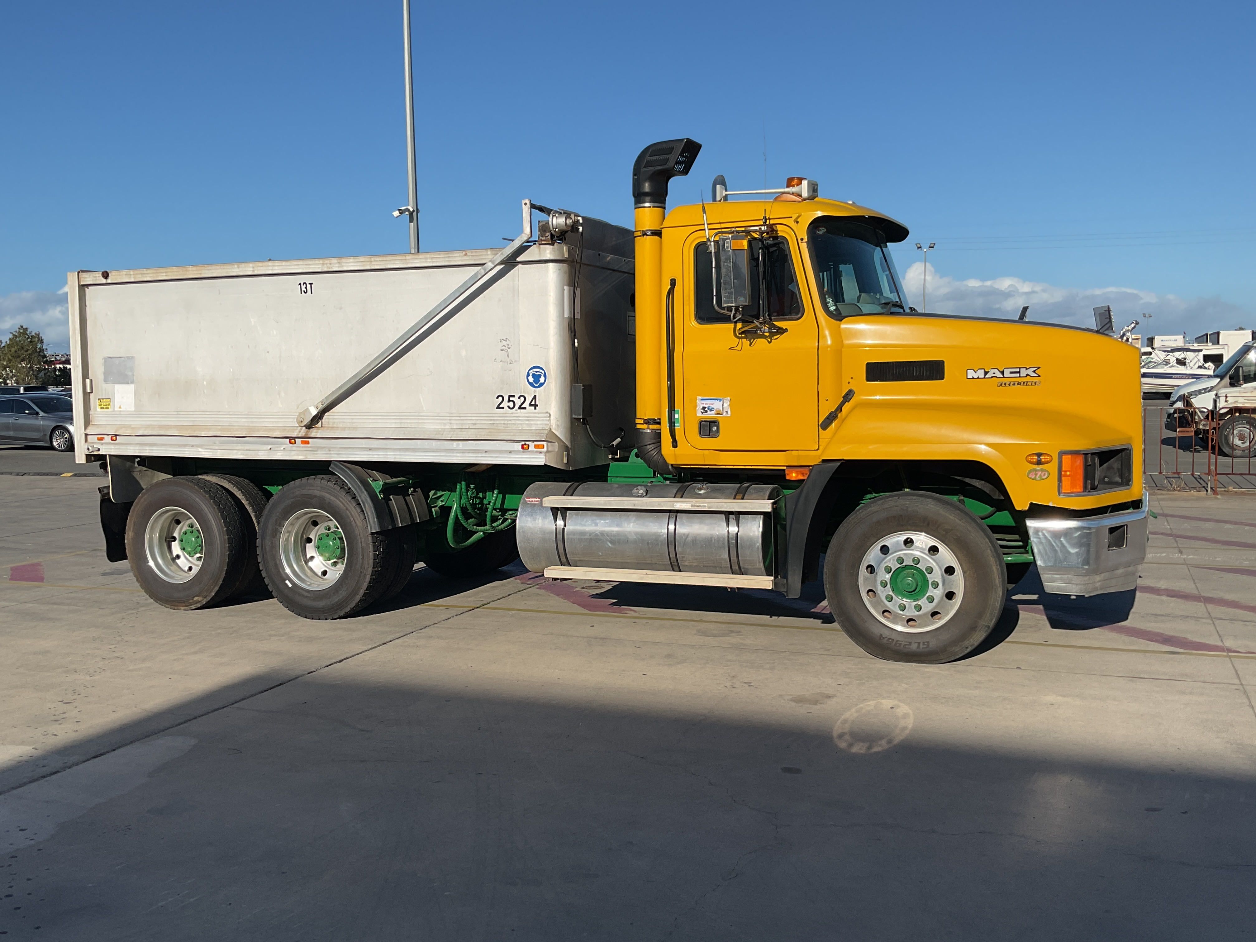 2004 Mack CH 6x4 Tipper