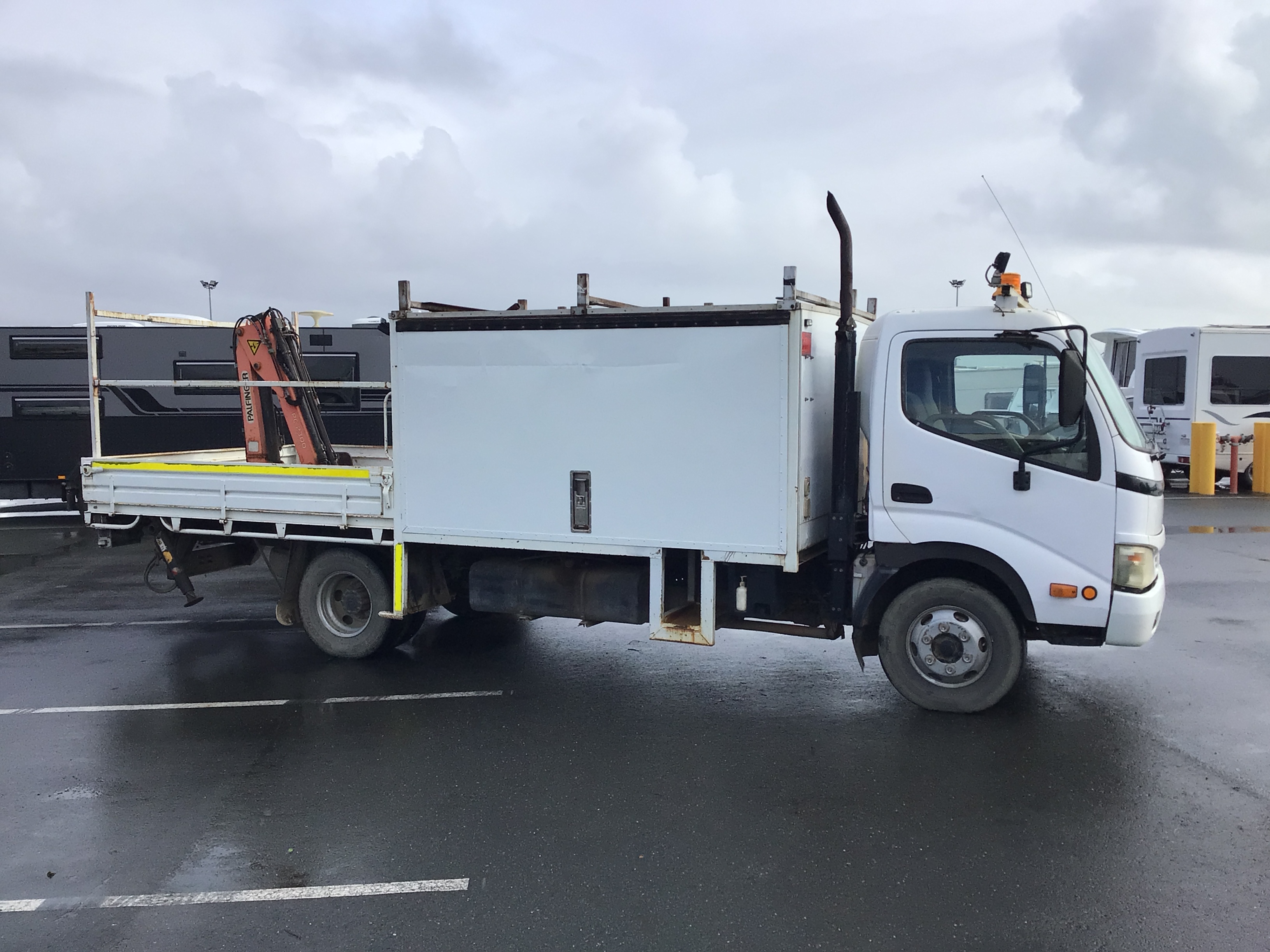 2003 Hino 300 4x2 Service Truck