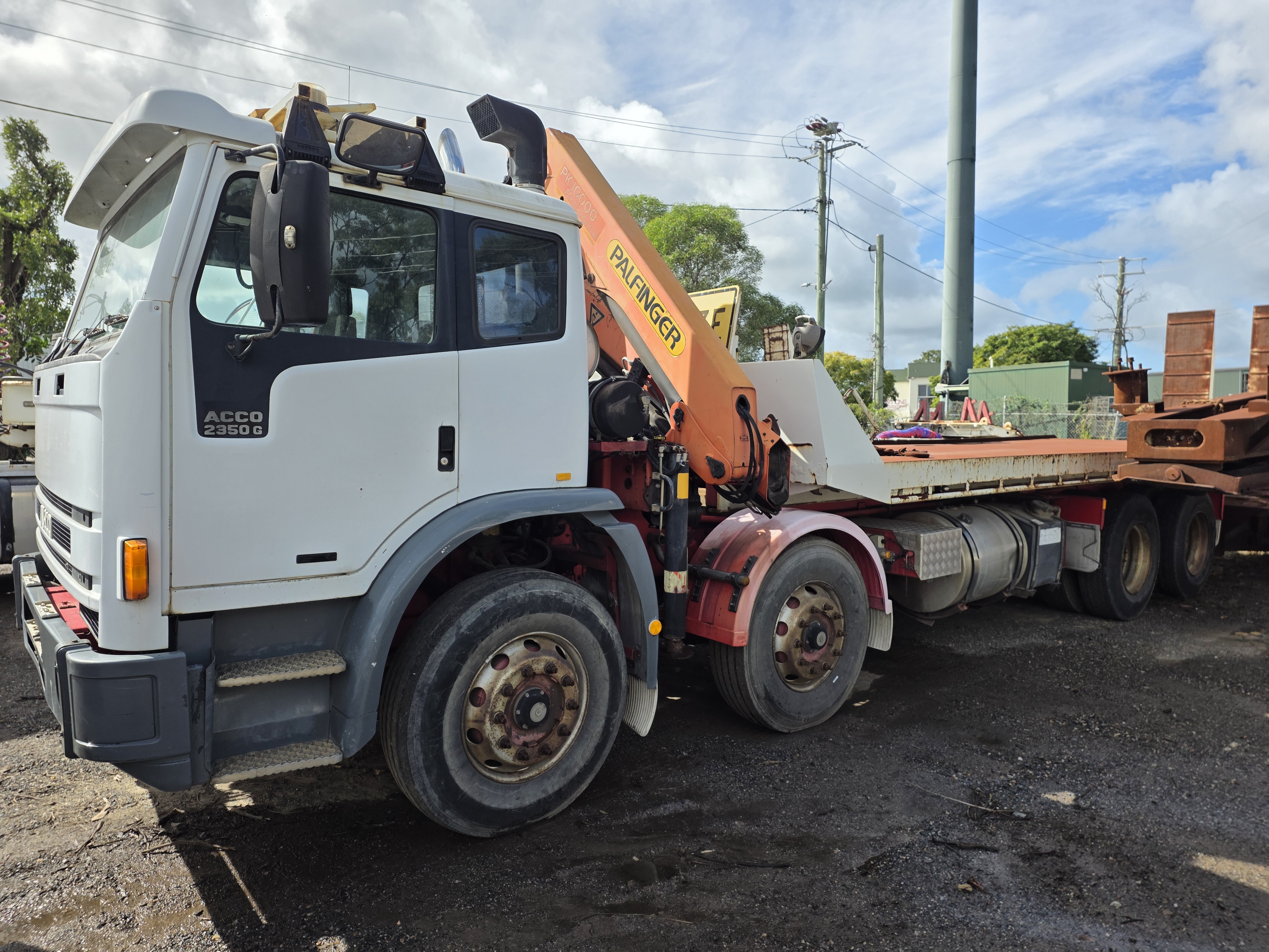 5 · 2006 Iveco 6x4 Tilt Tray