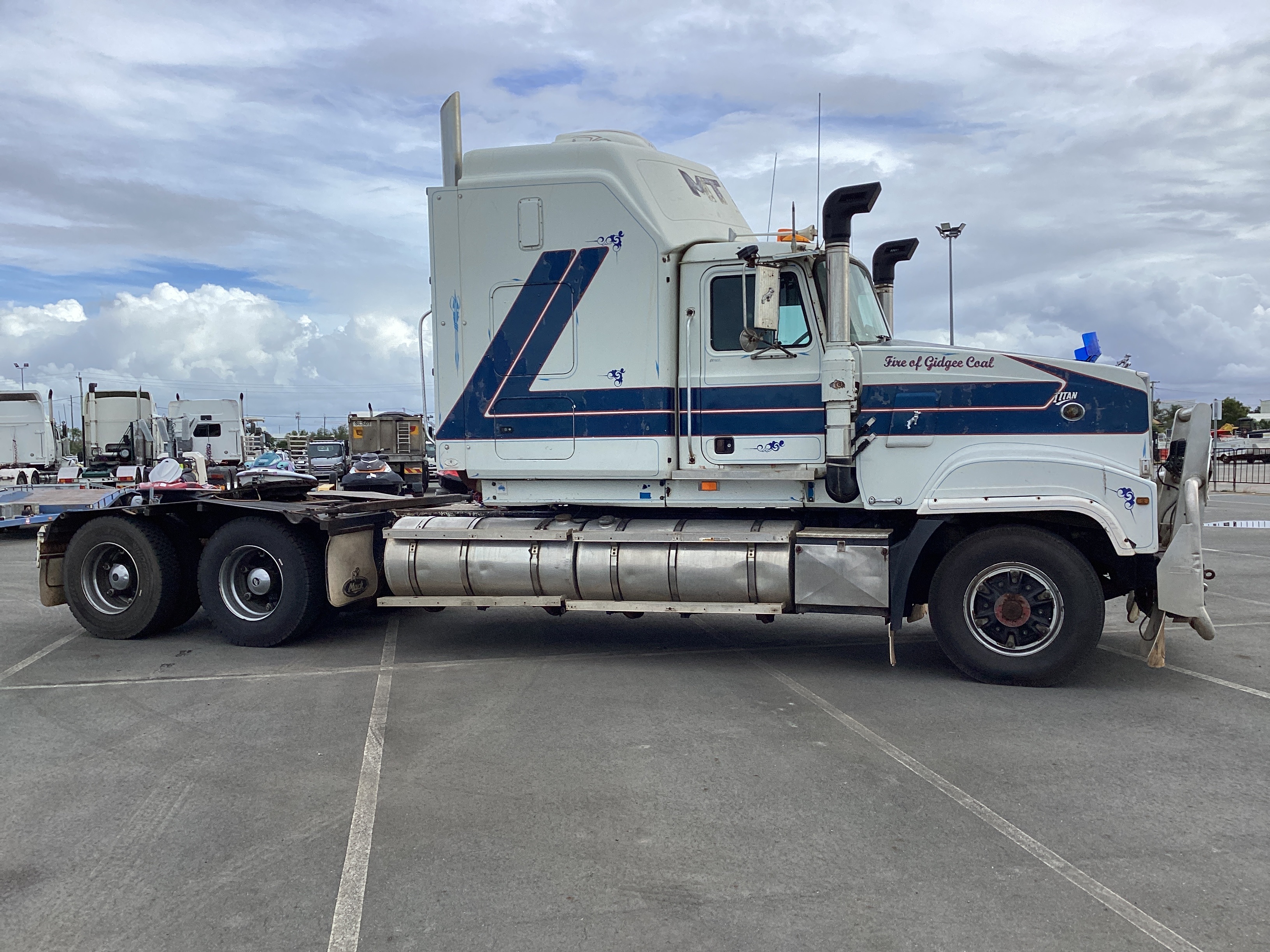 10 · 1999 Mack Titan   6x4 Prime Mover
