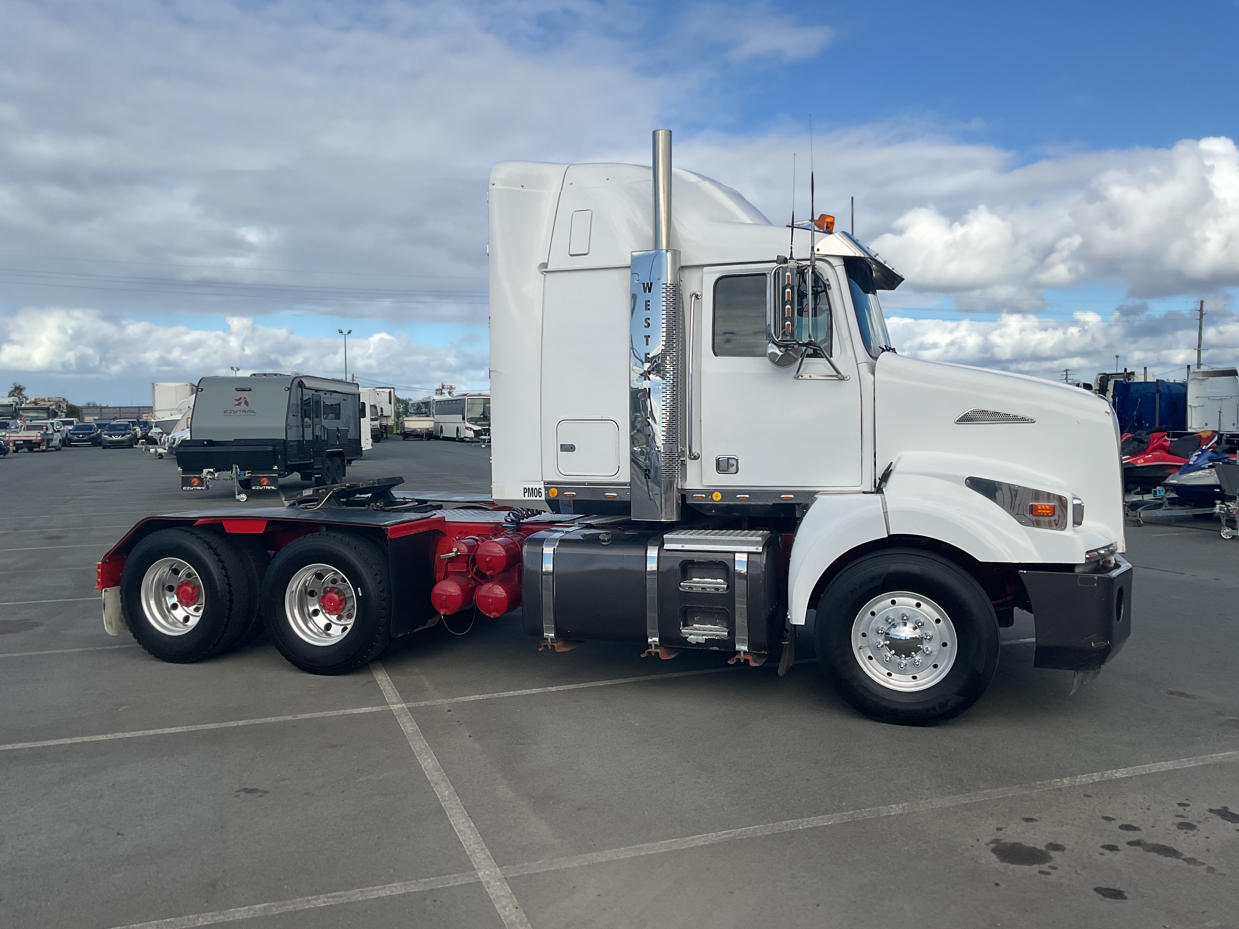 12 · 2014 Western Star 5864SS   6x4 Prime Mover