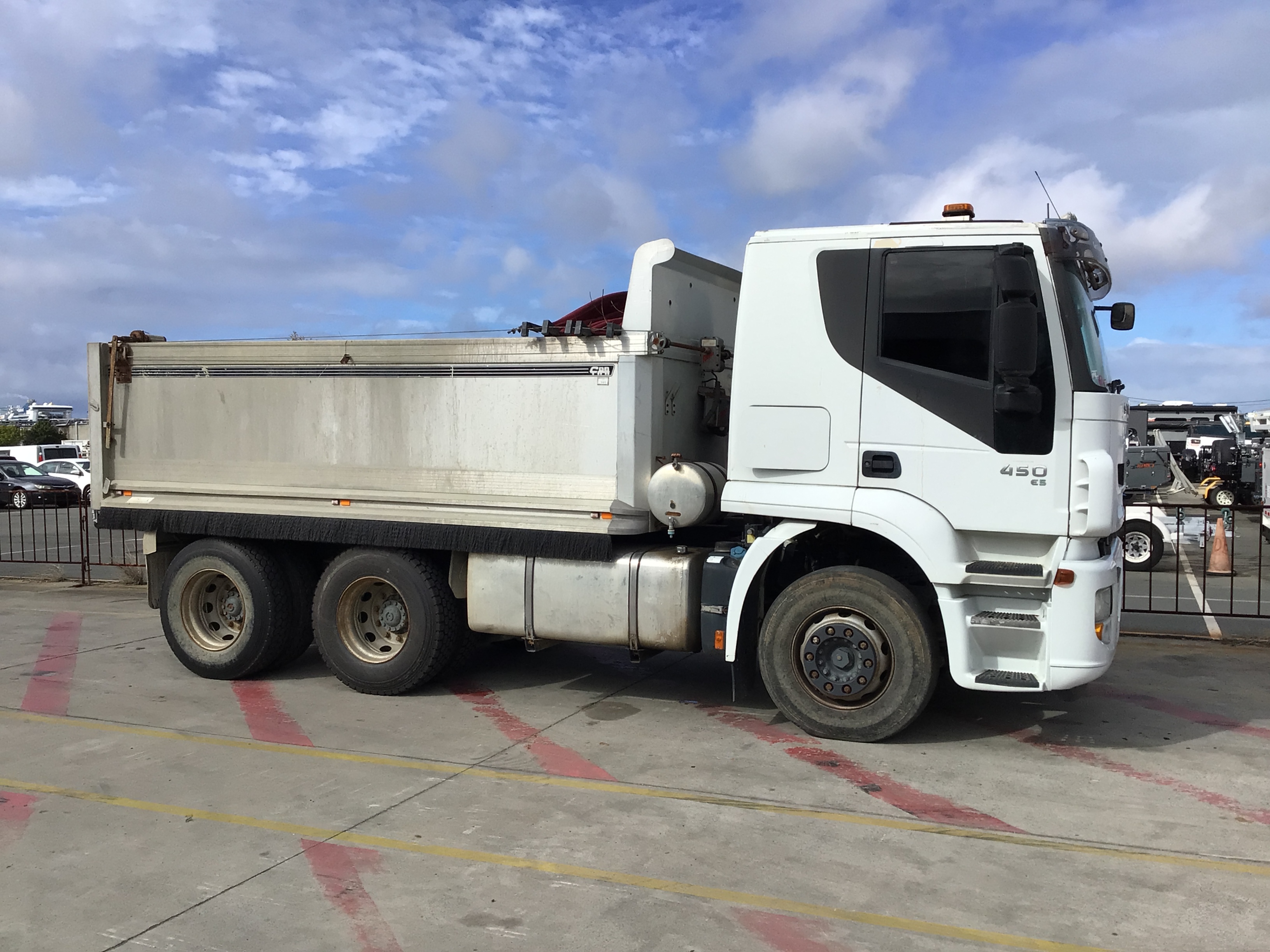 18 · 2012 Iveco Stralis   6x4 Tipper