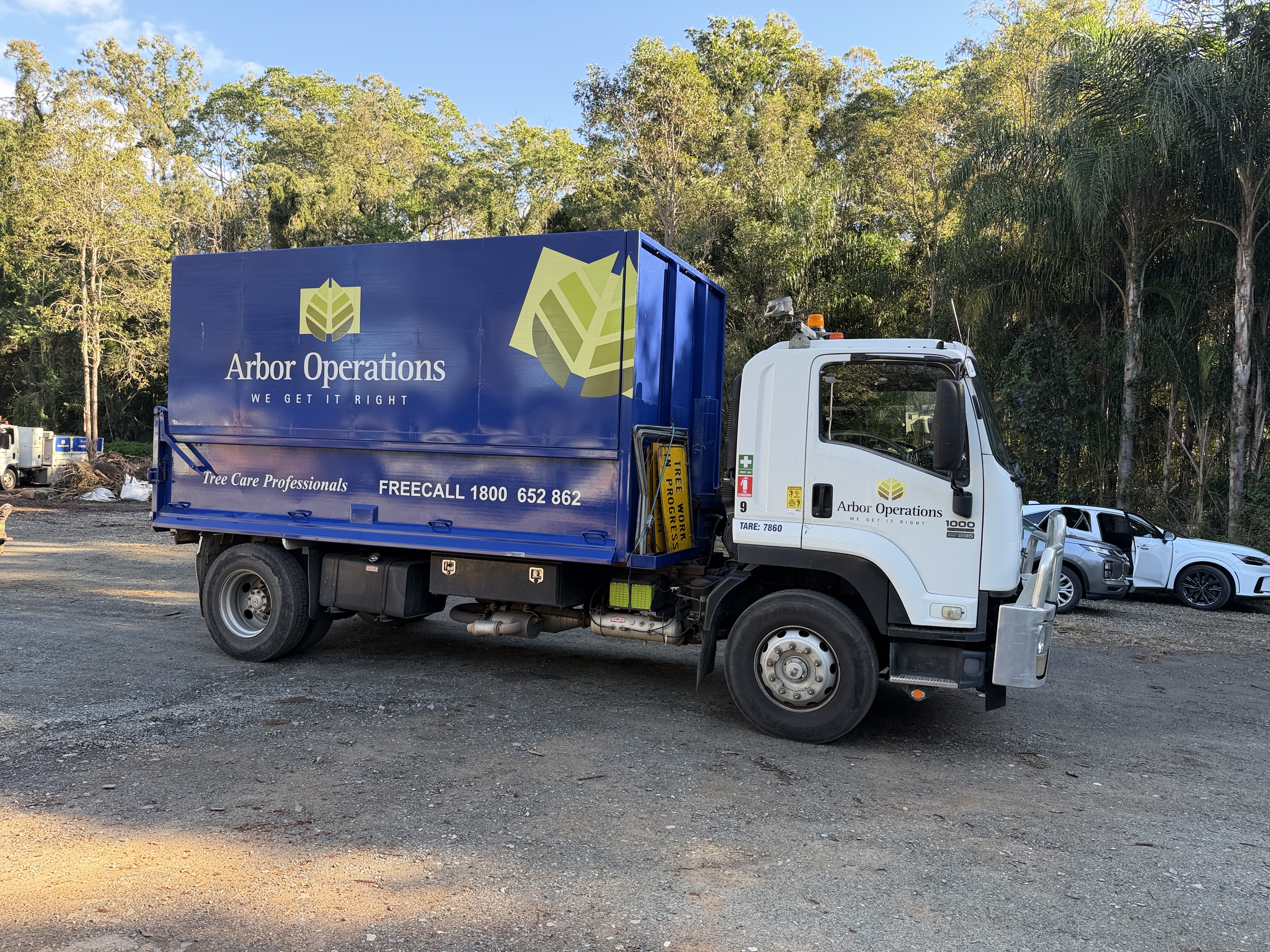 12 · 2010 Isuzu FVD 1000 4x4 Tipper