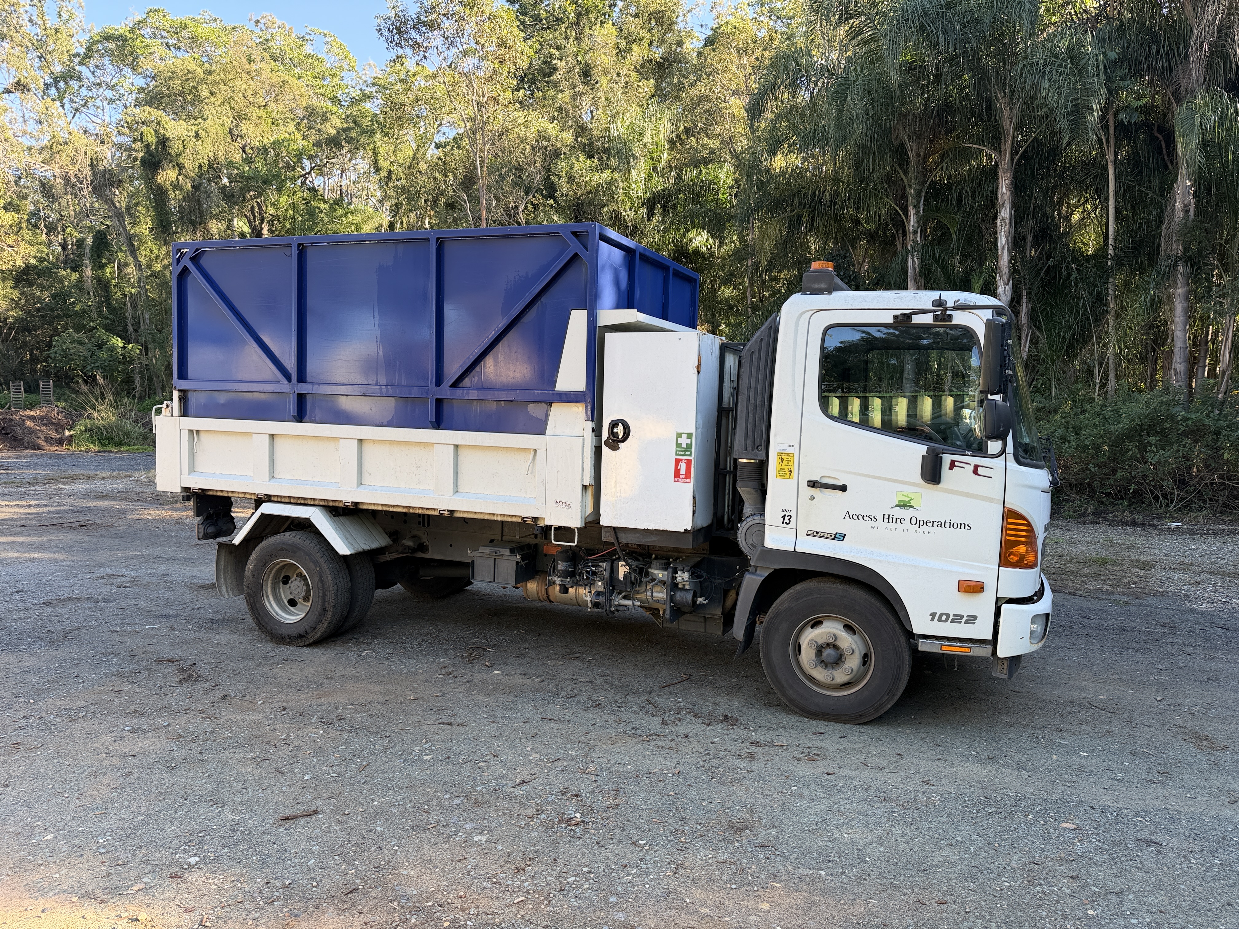 9 · 2018 Hino FC 500  4x2 Tipper with Bin