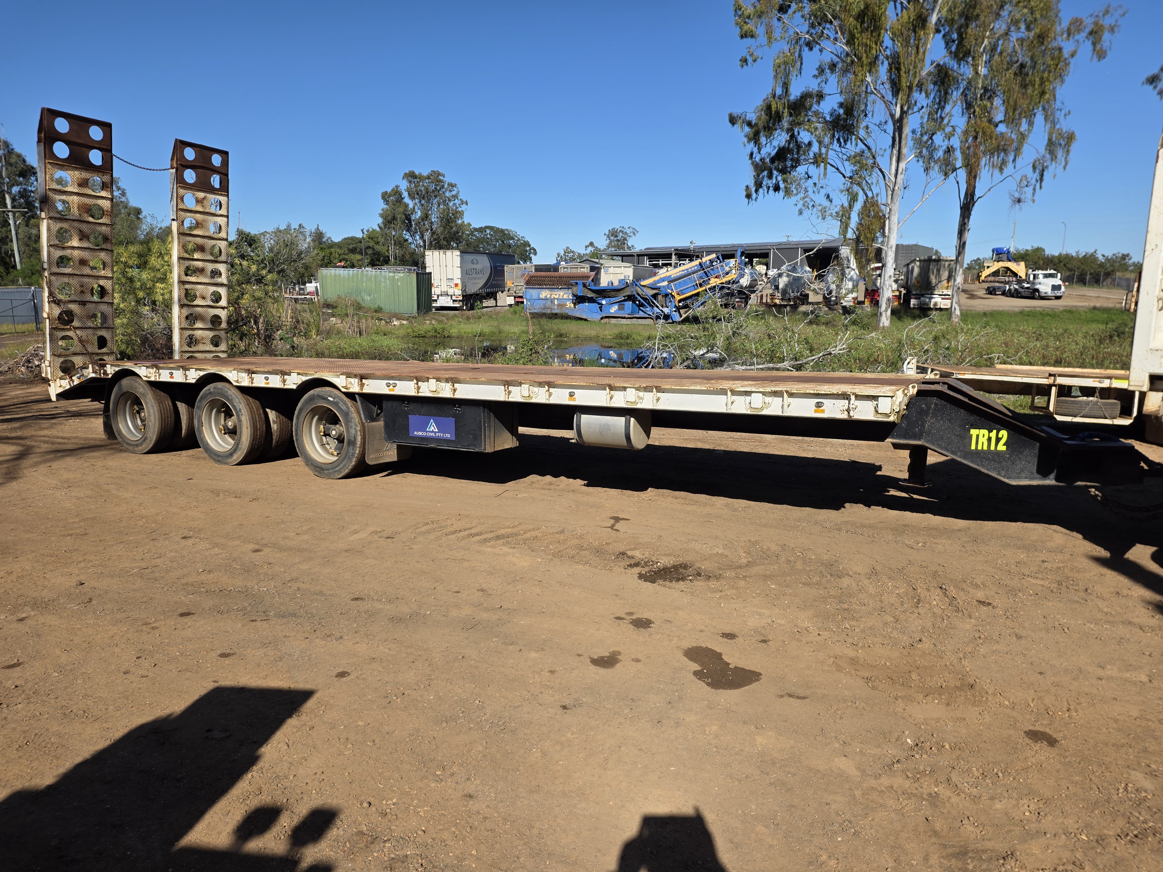 9 · 2005 Peak 9M Tri-Axle Tag Trailer