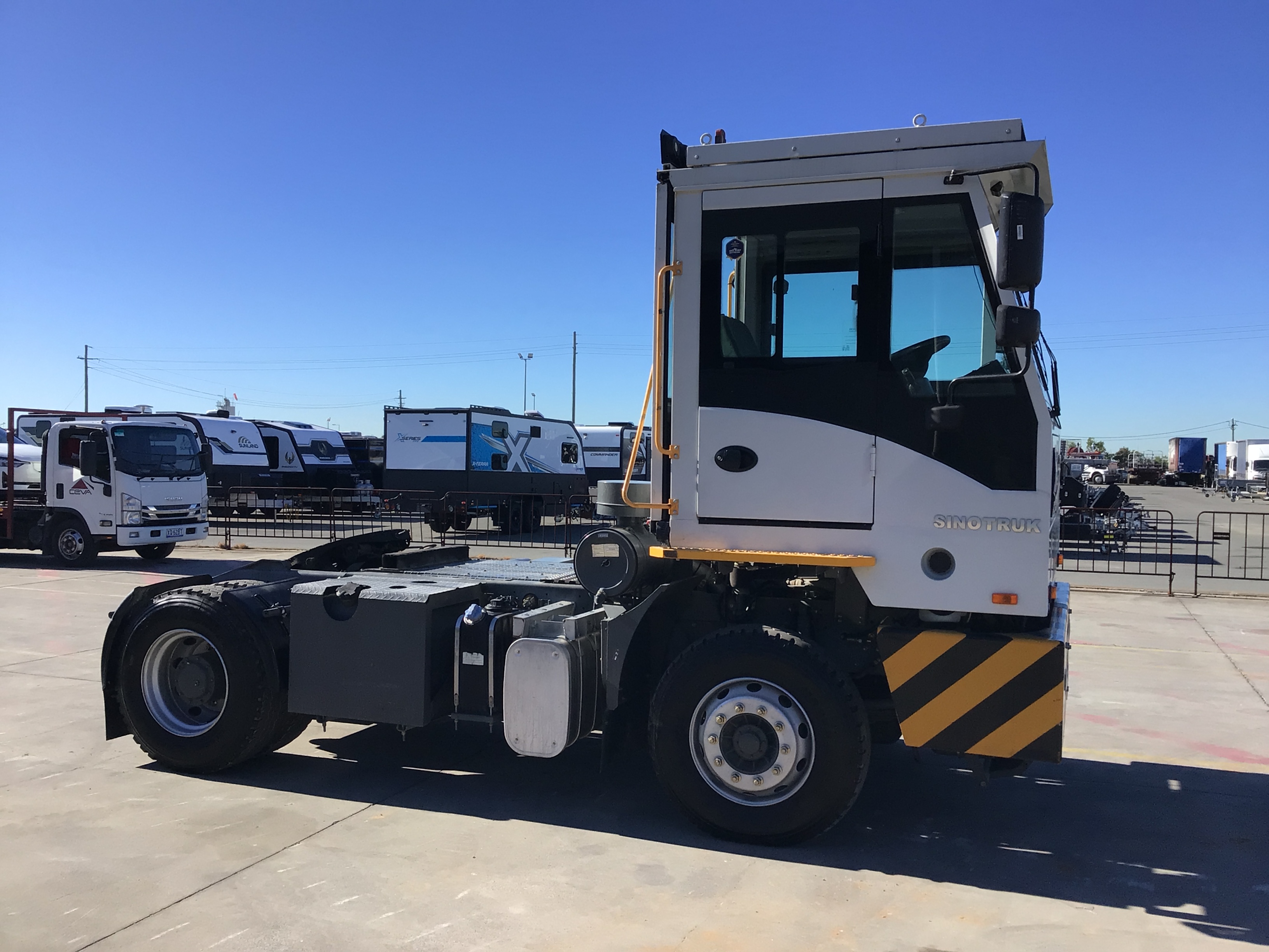 1 · 2024 Sinotruck HOWO 4x2 Terminal Tractor Truck