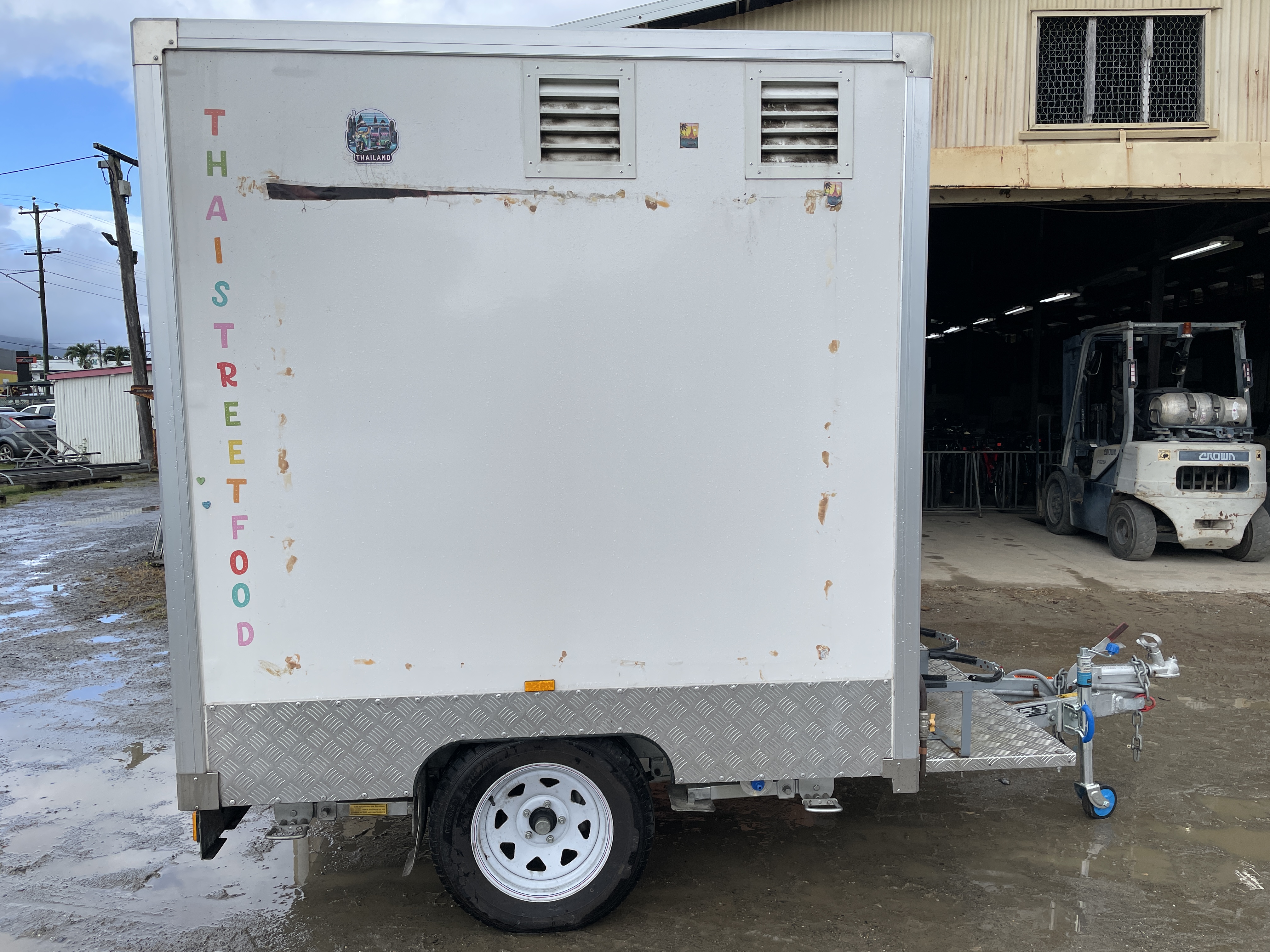 2024 Universal Industries MID 3.0 Food Trailer