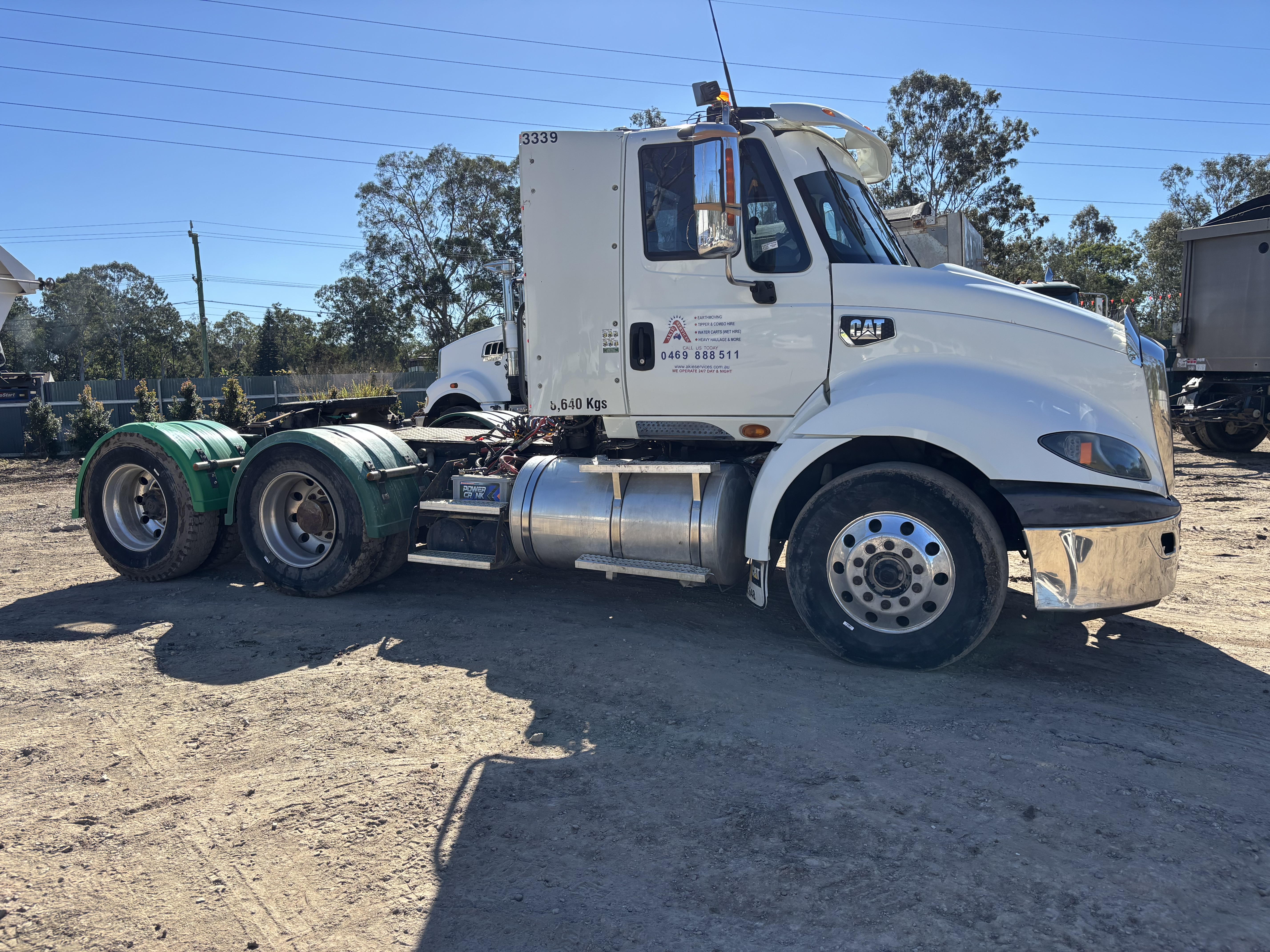 2015 CAT CT610C 6x4 Prime Mover