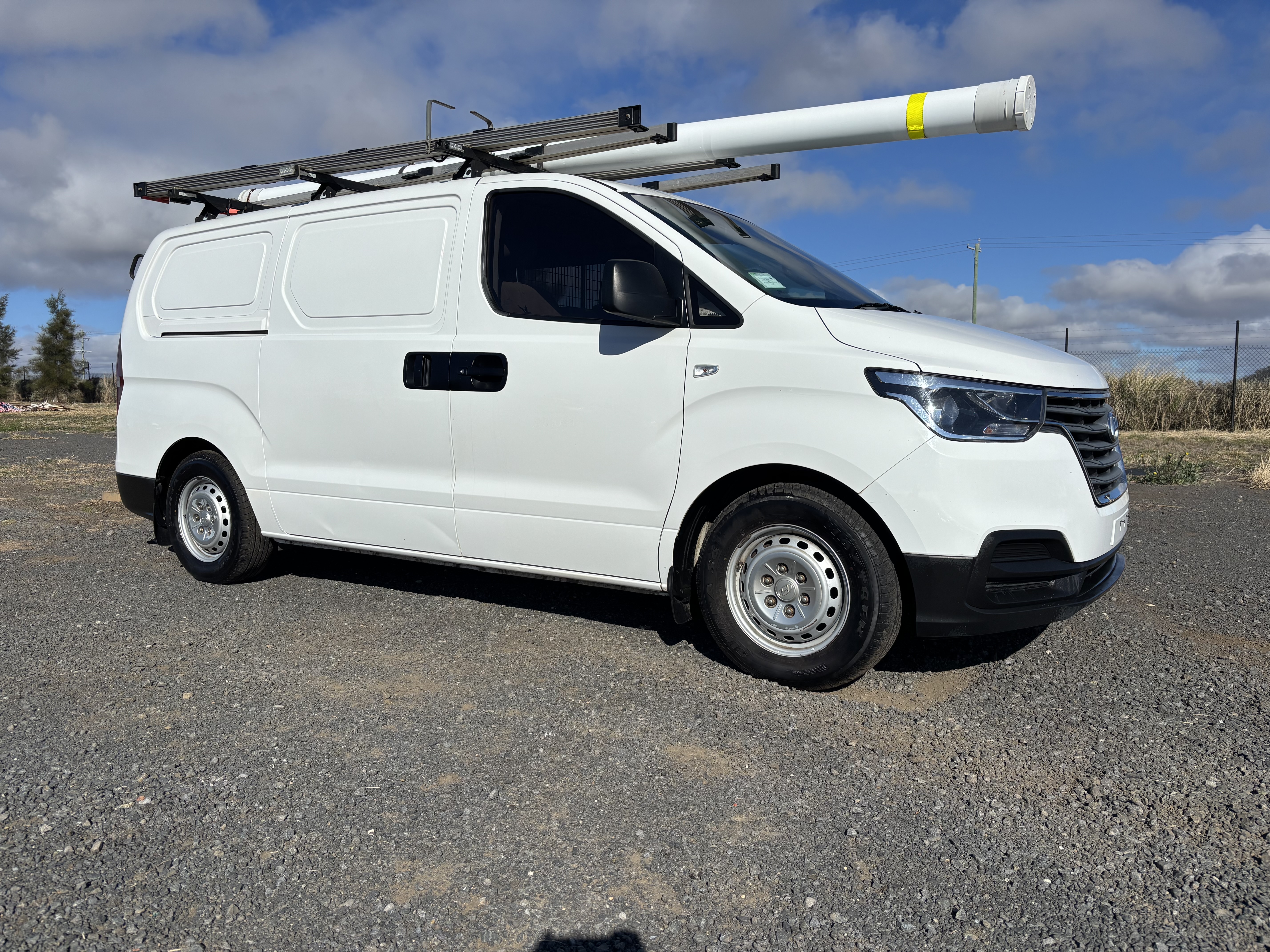 11 · 2019 Hyundai iLoad  Diesel