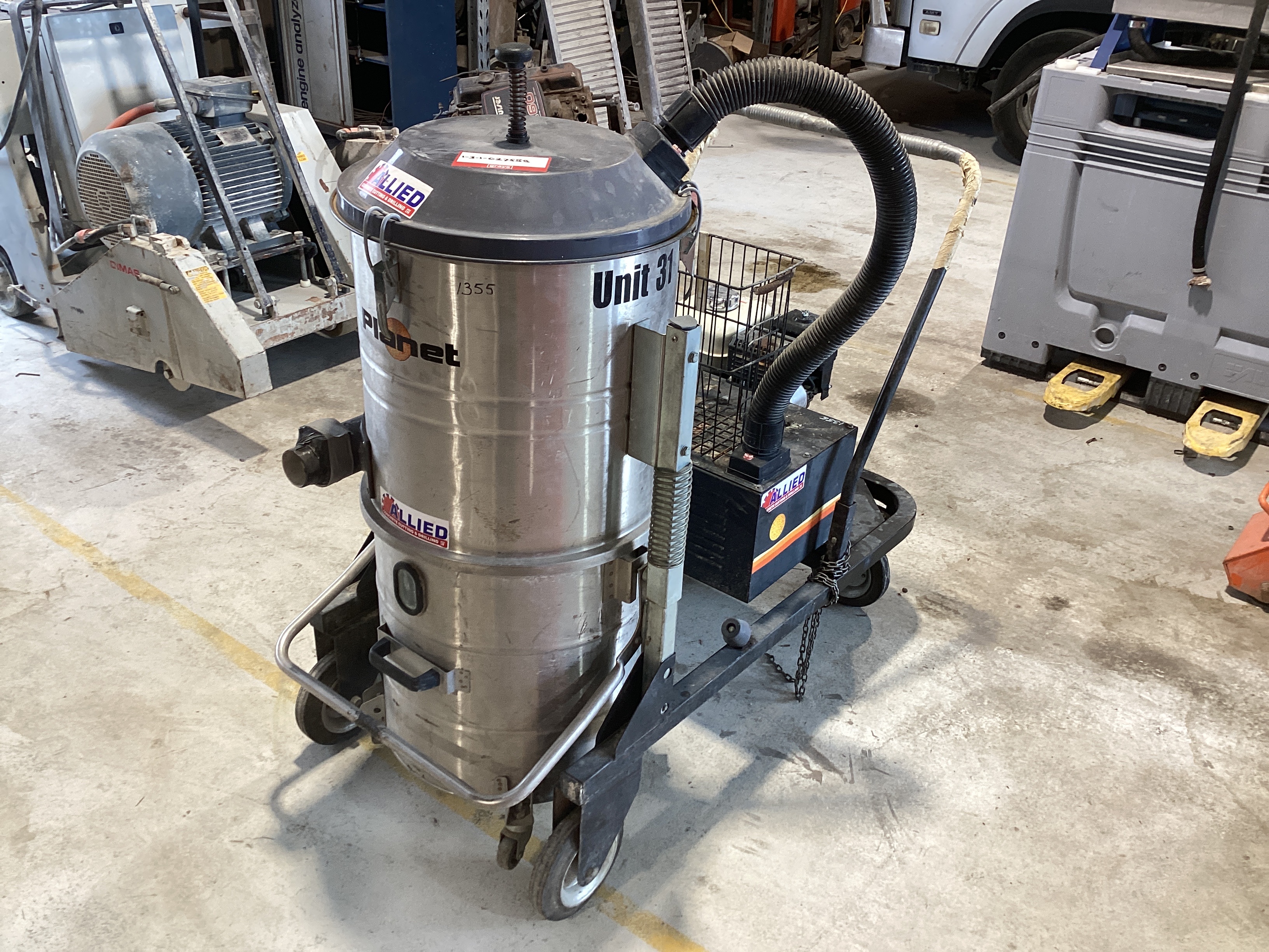 Planet Petrol Industrial Vacuum