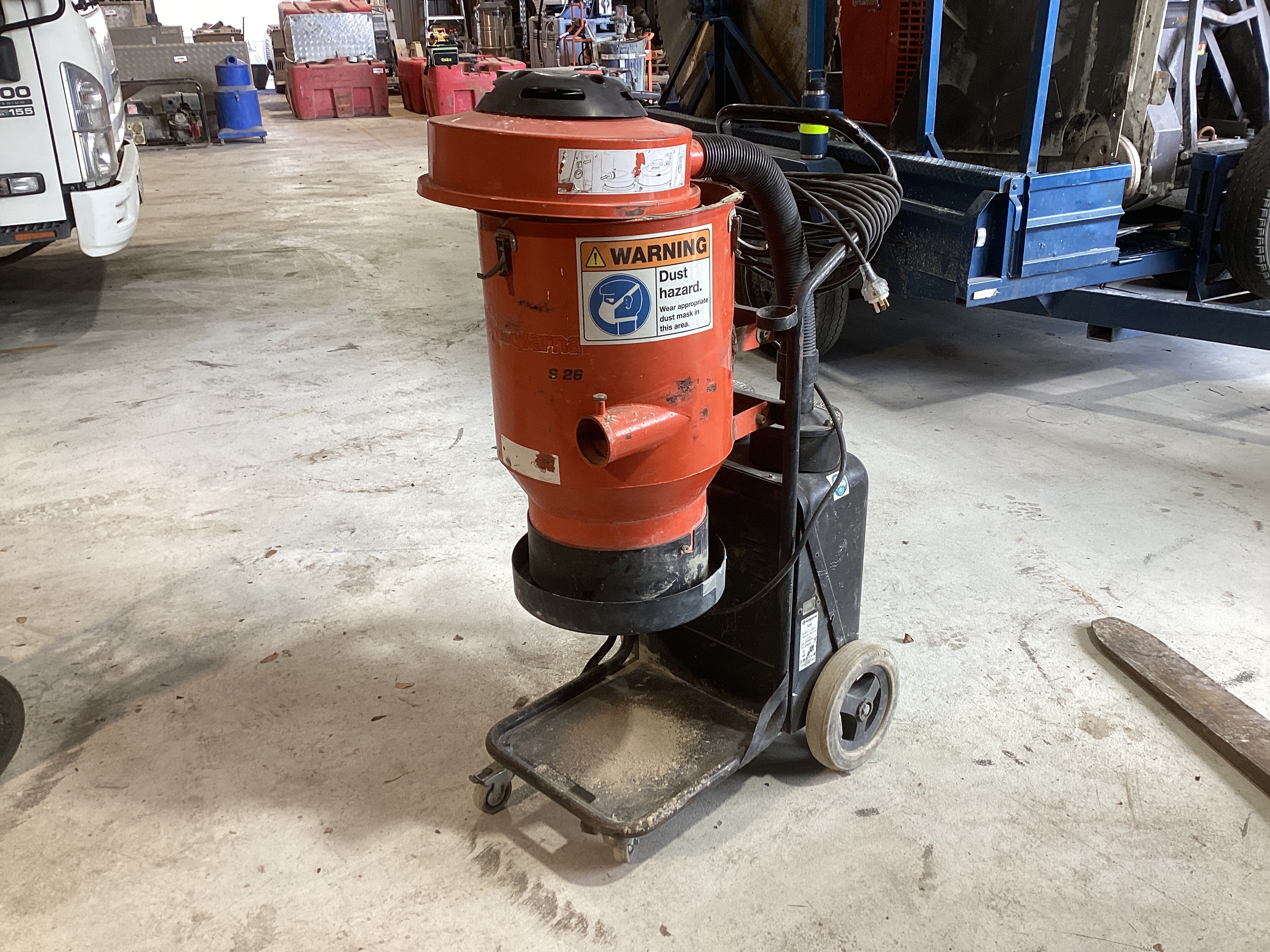14 · Husqvarna S26 Vacuum