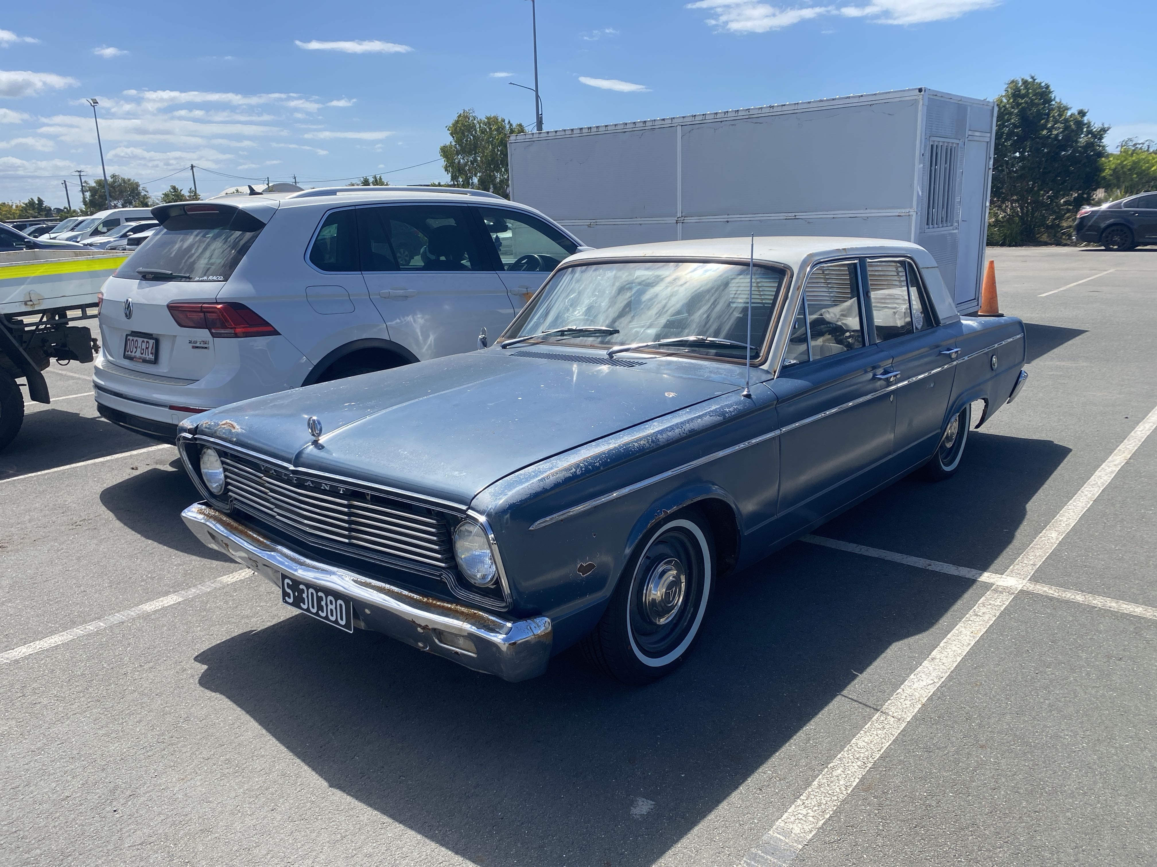 1967 Chrysler Valiant VE Sedan