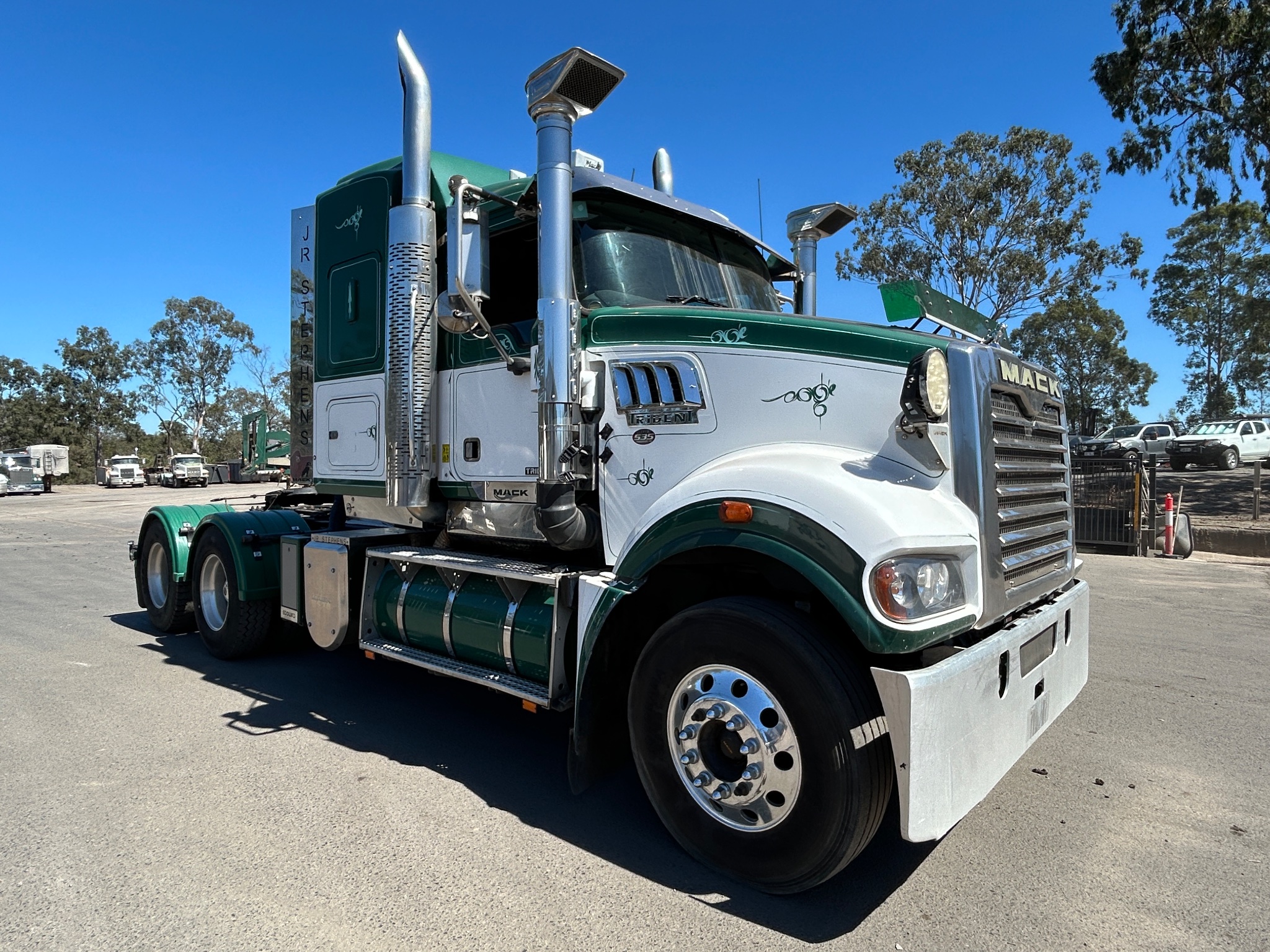 2017 Mack Trident  535 6x4 Prime Mover