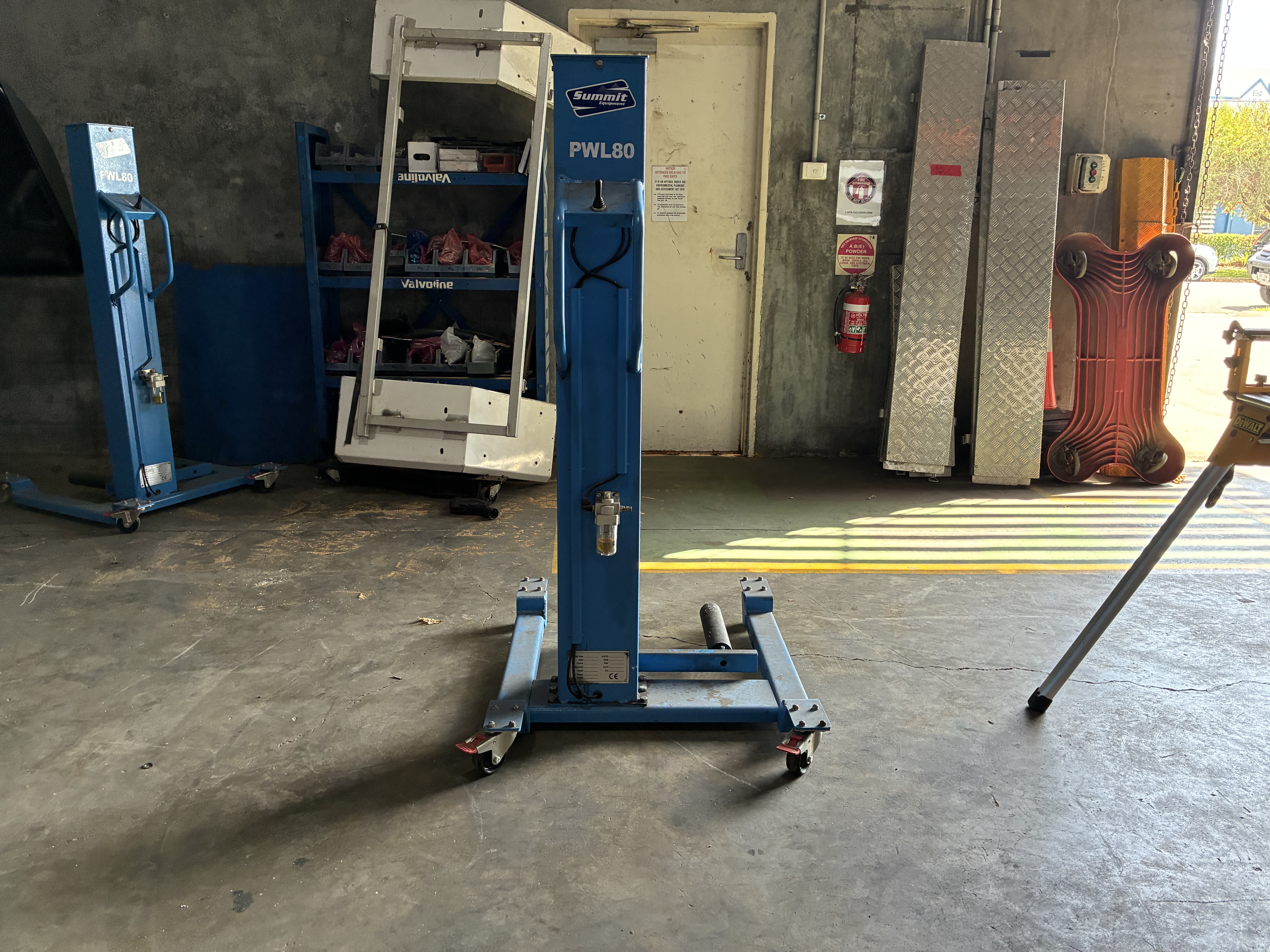 2024 Summit Equipment PWL80 Pneumatic Wheel Lift