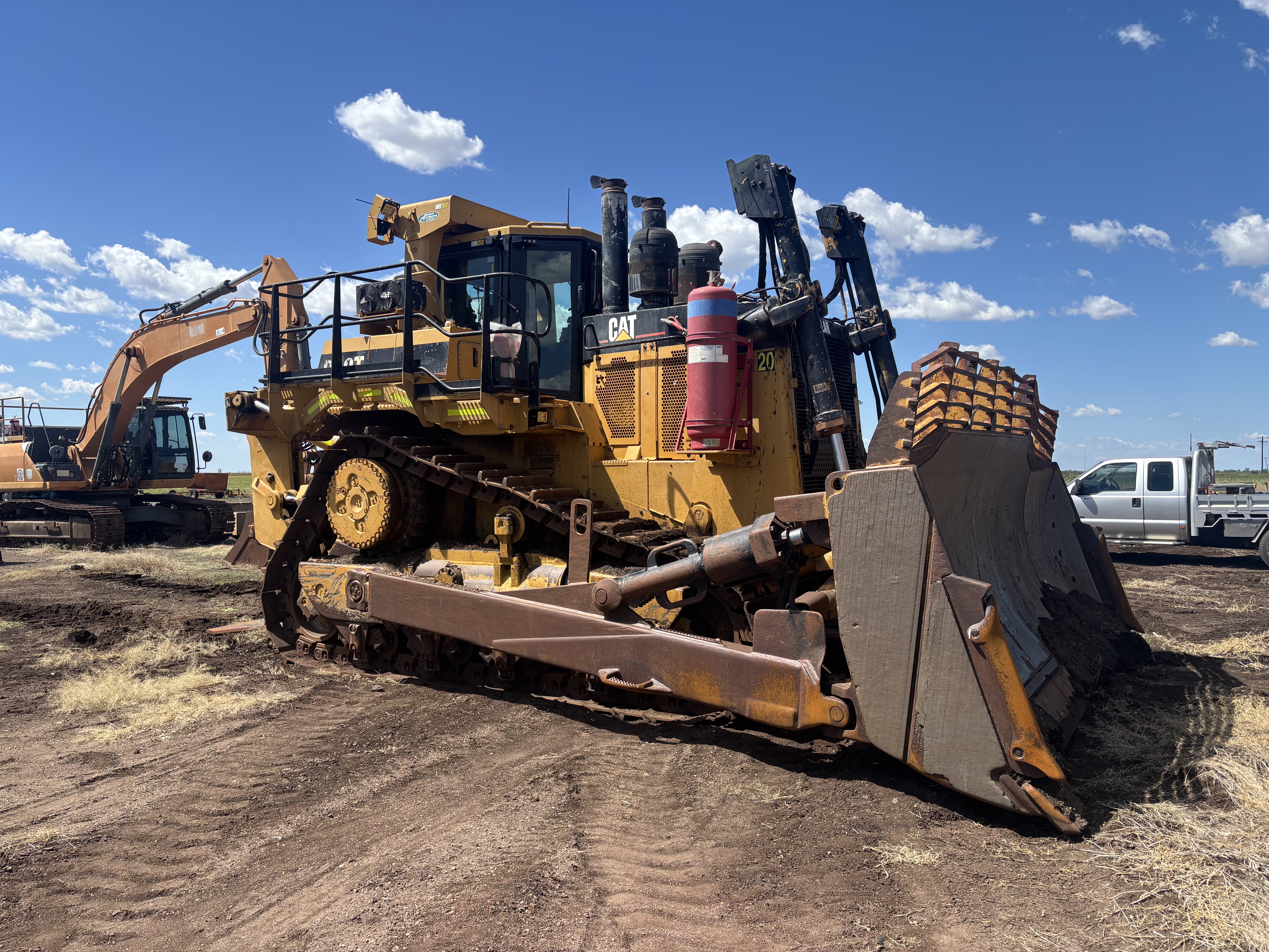 4 · 2010 Caterpillar D10T Crawler Dozer