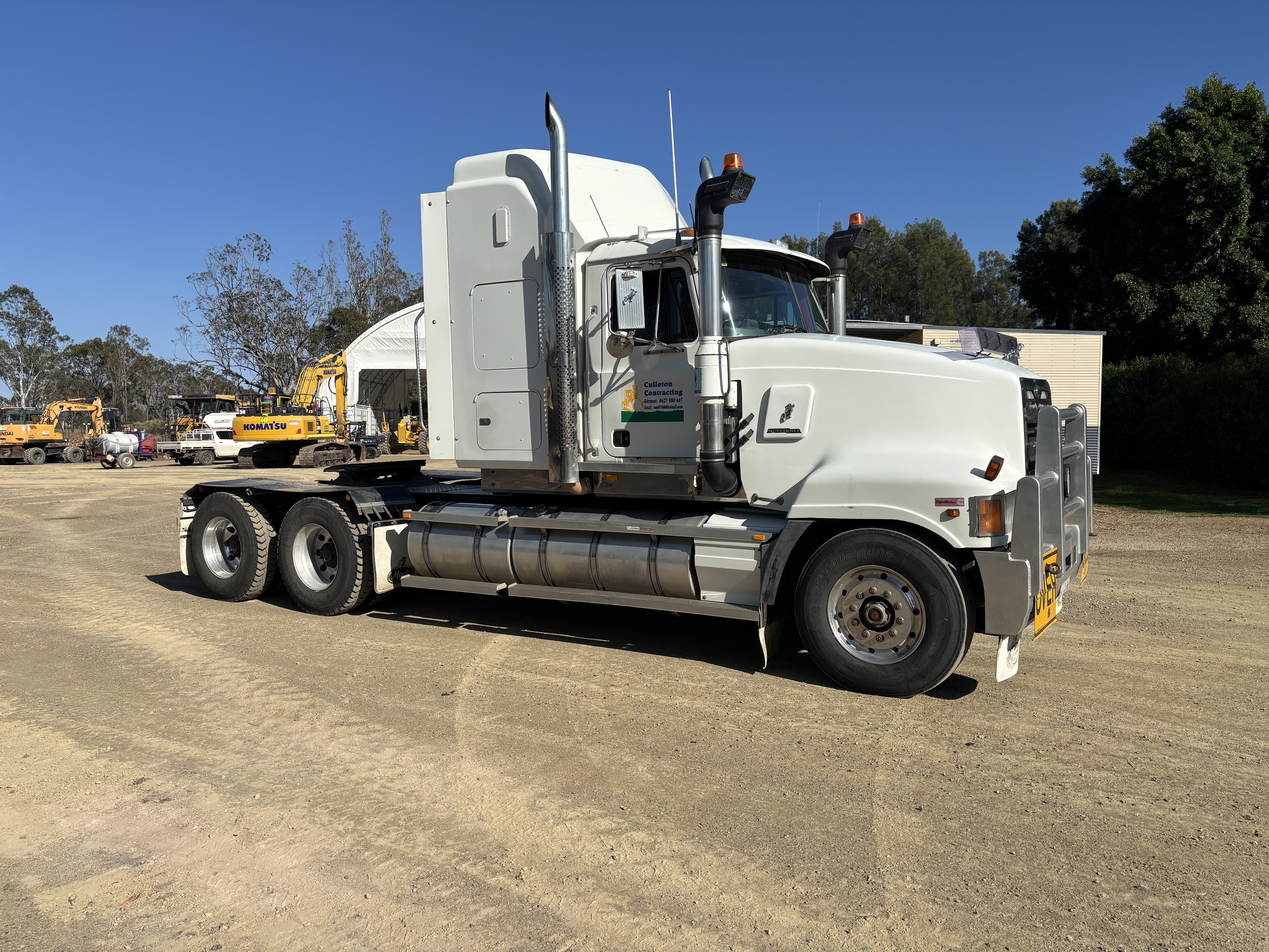 2 · 2002 Mack Superliner   6x4 Prime Mover