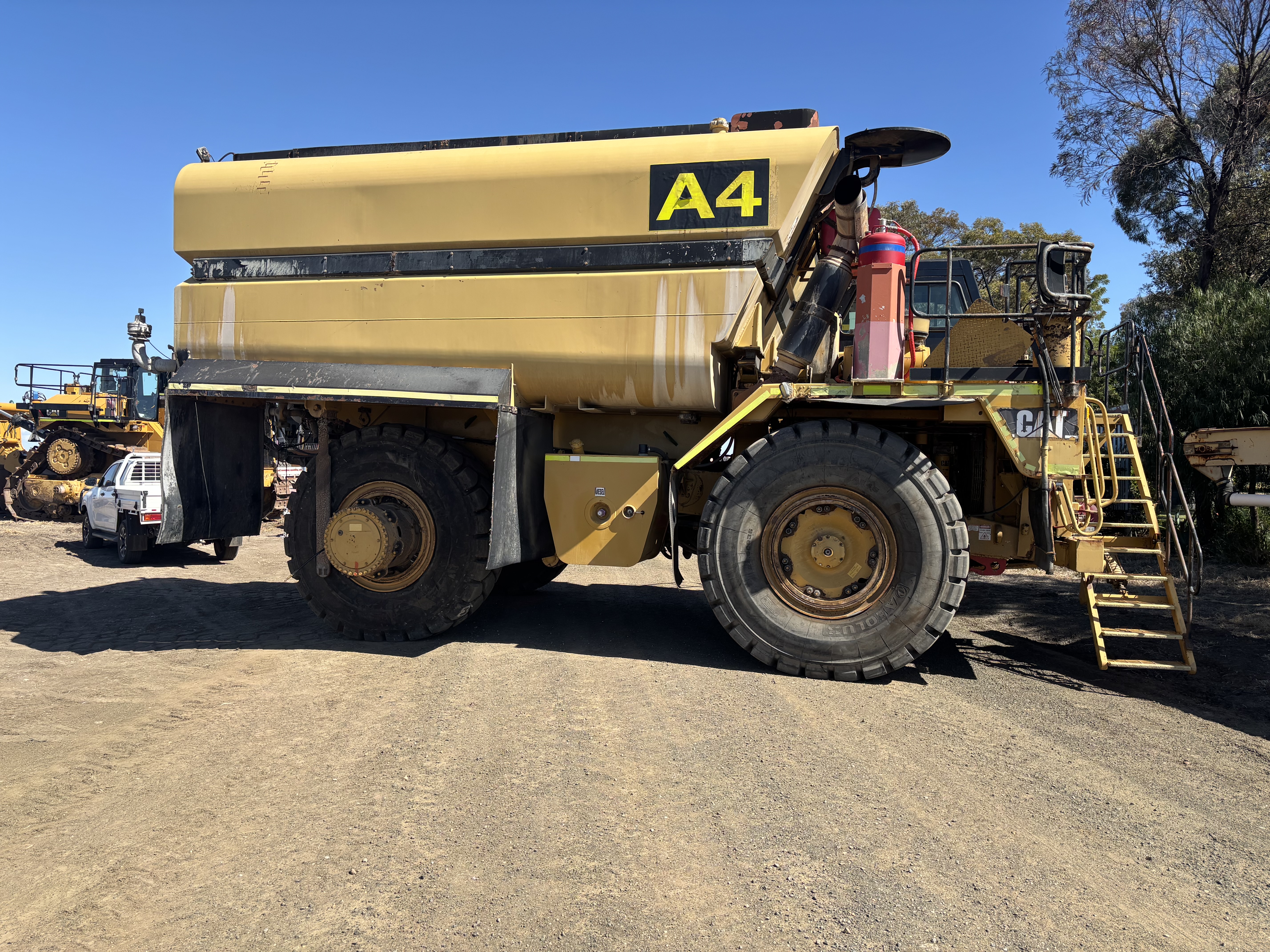 Caterpillar 773DC Water Cart