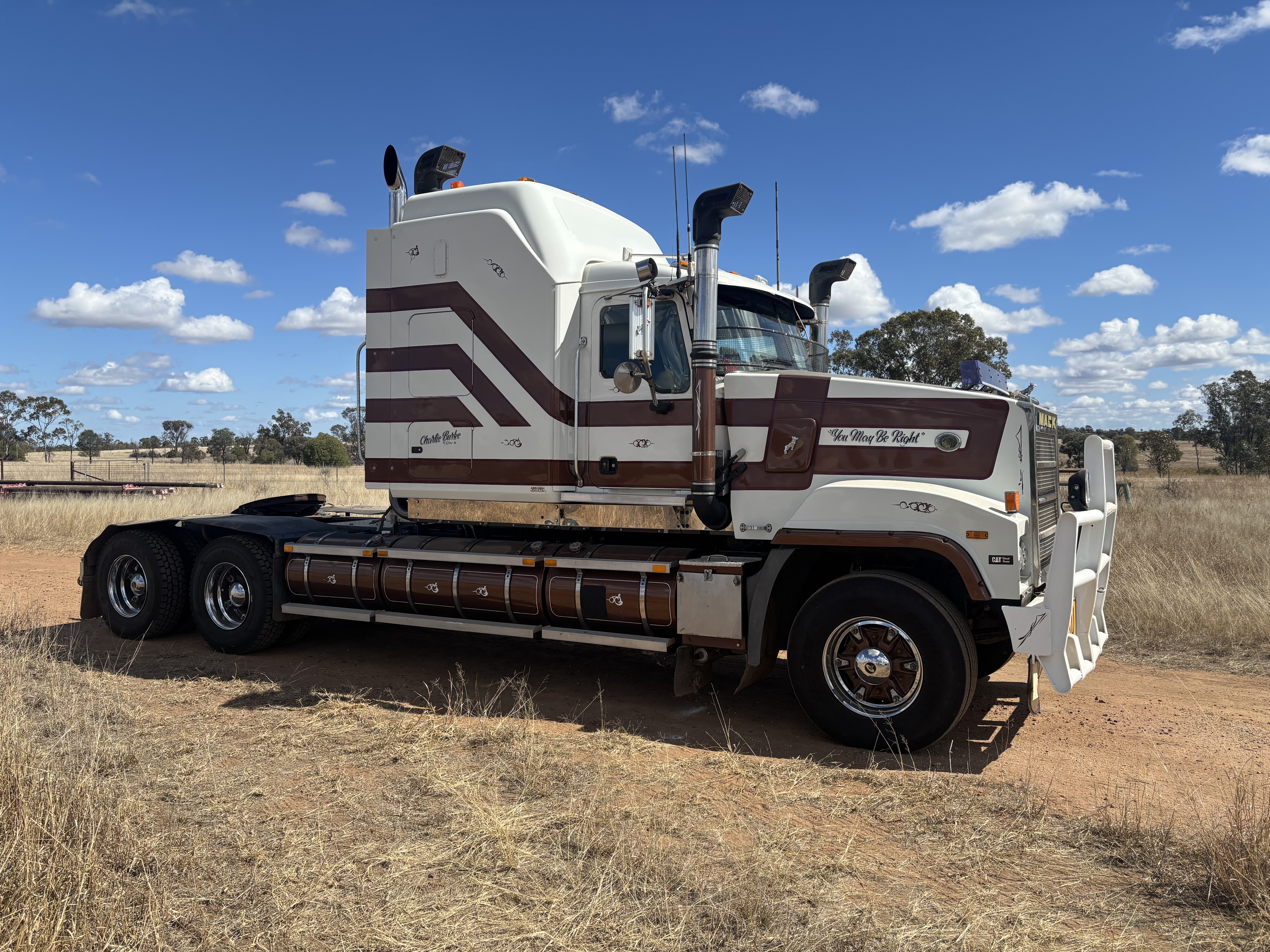 2 · 2006 Mack Titan   6x4 Prime Mover