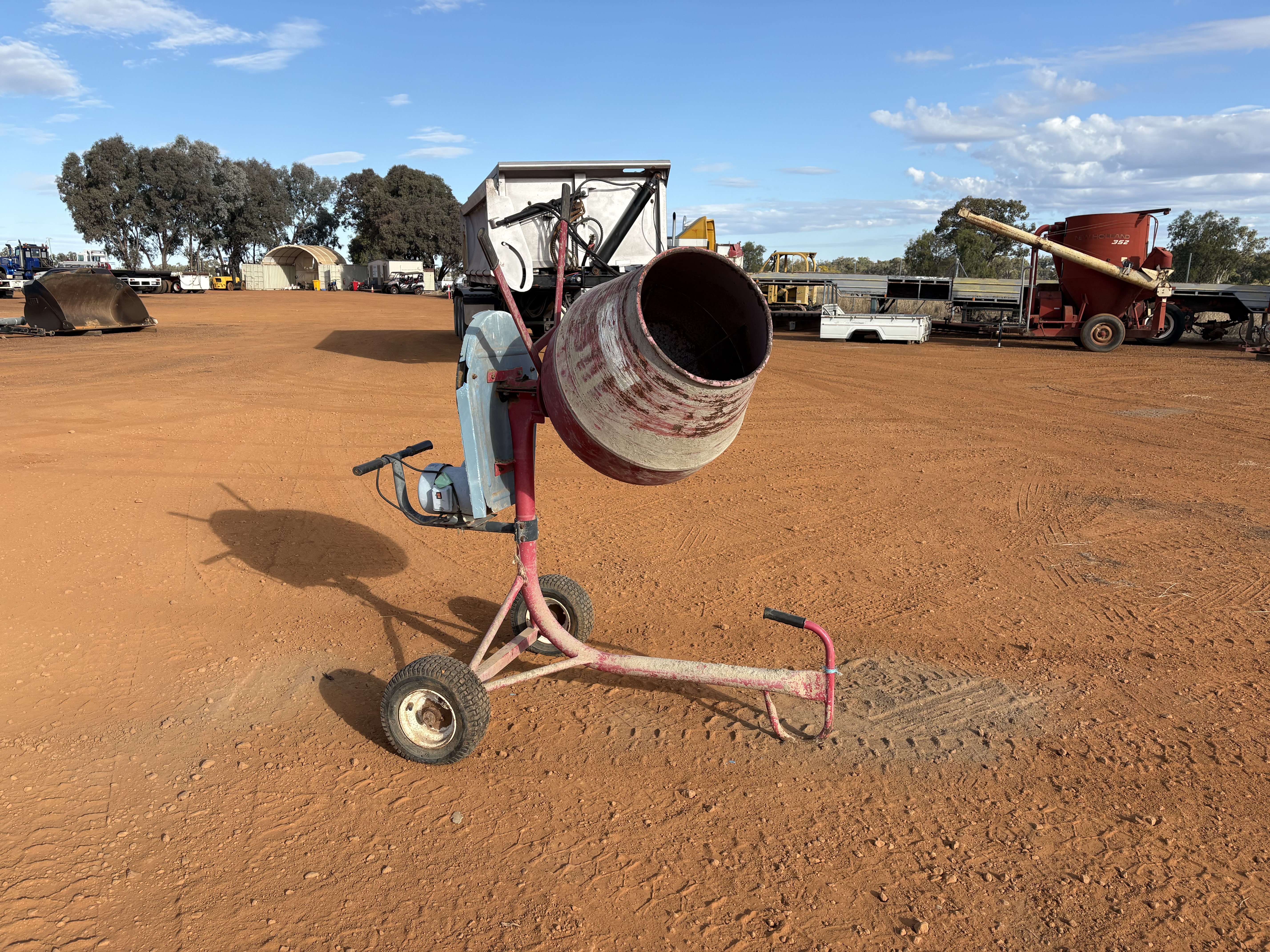 1 x Cement Mixer 10 Amp