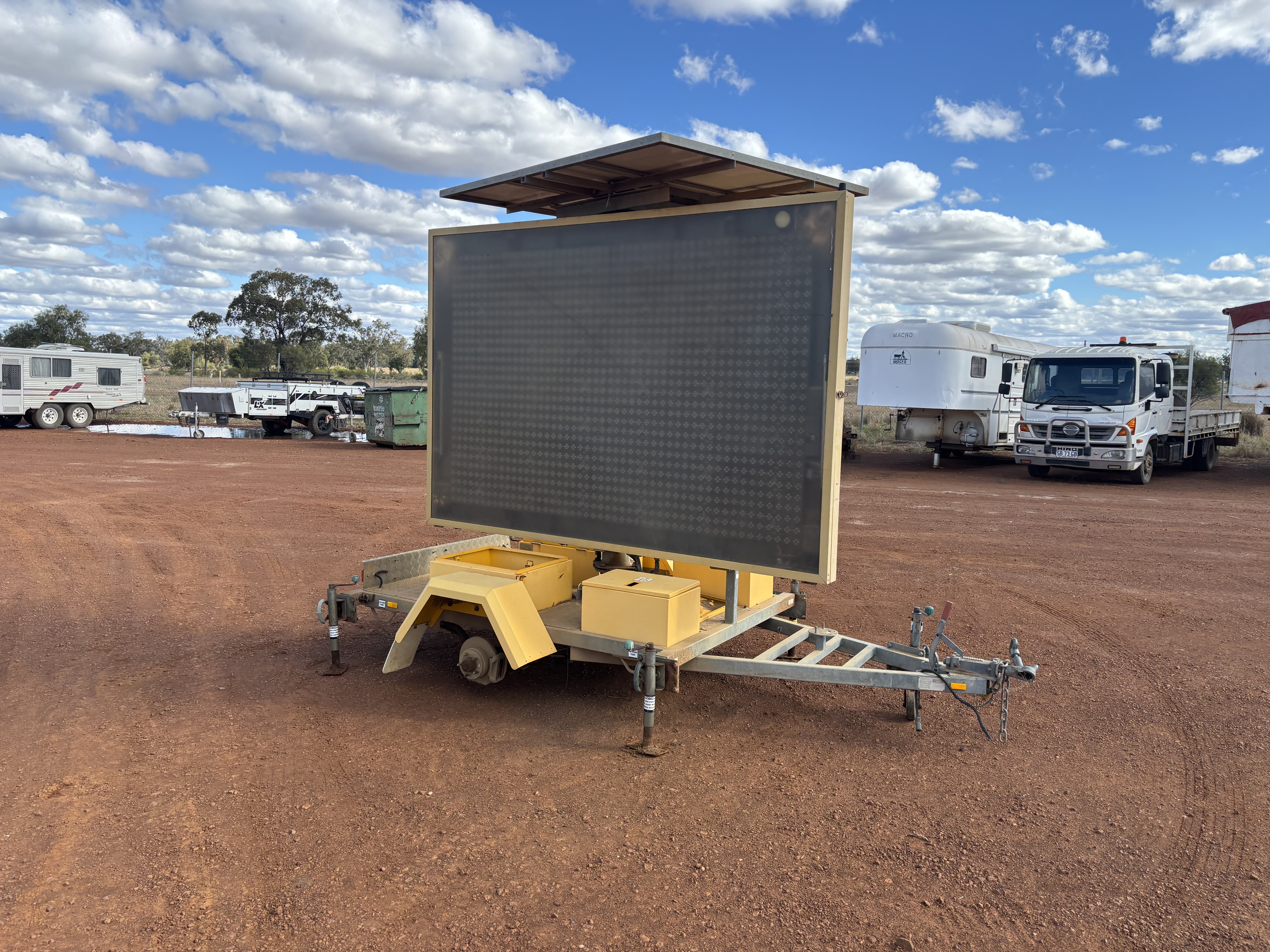 2012 Saferoads VMS F1504001C Dual Axle