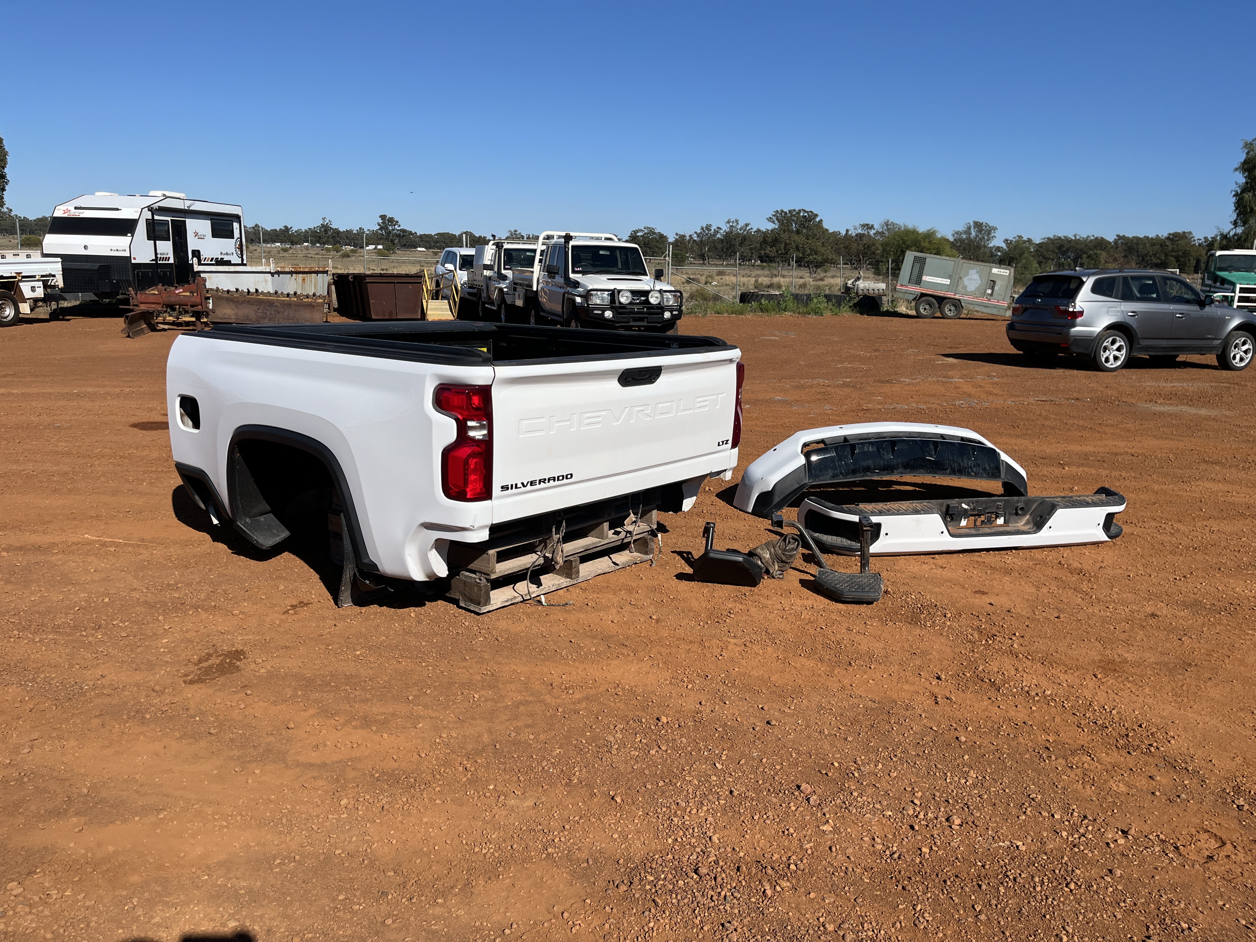 2022 Silverado LTZ Tub With Front, Back Bumper And Tub Steps