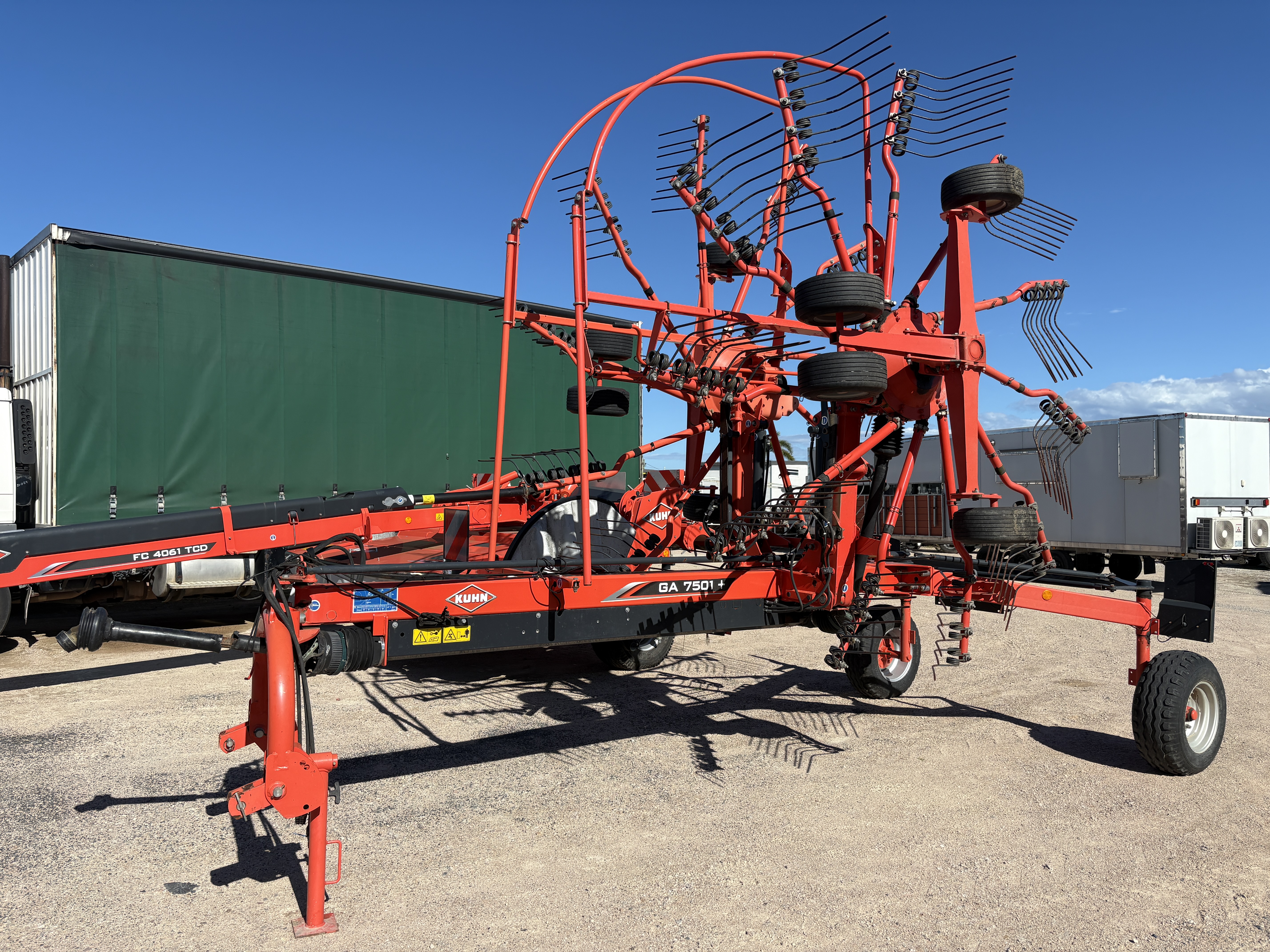 KUHN GA750+Rotary Rake