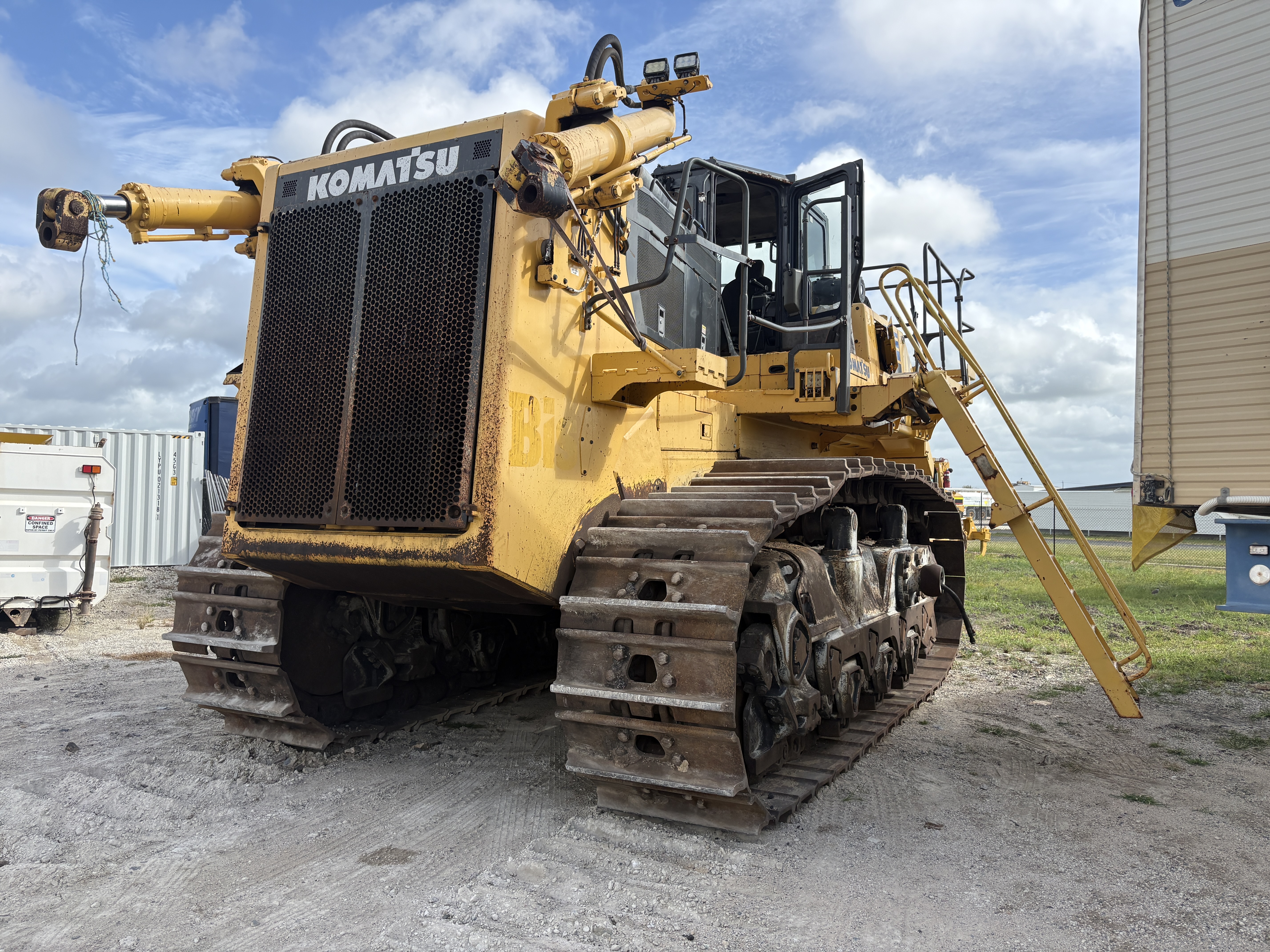 6 · 2014 Komatsu D475A-5E0 Crawler Dozer