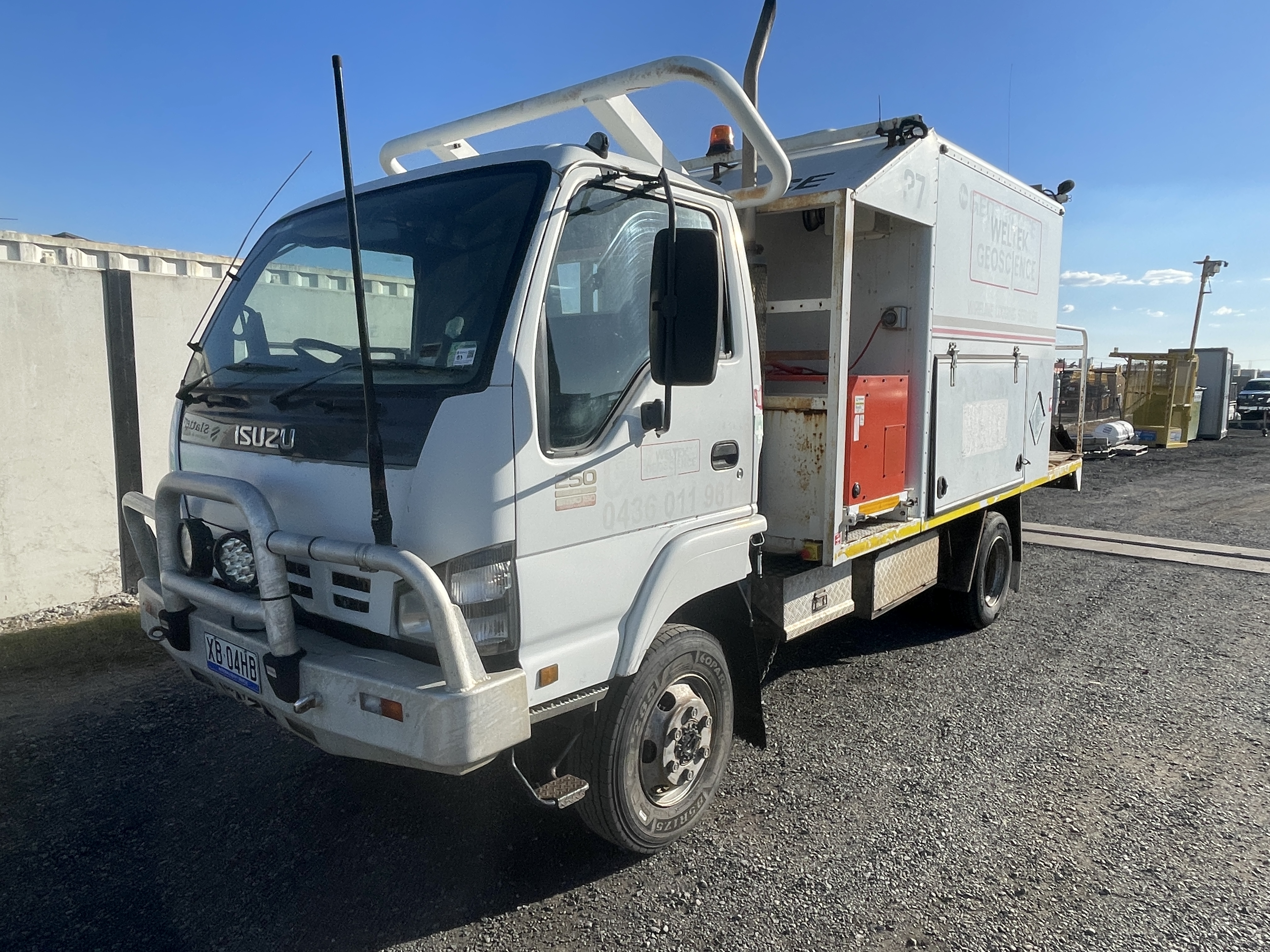 2007 Isuzu NPR Series 4x4 Service Truck