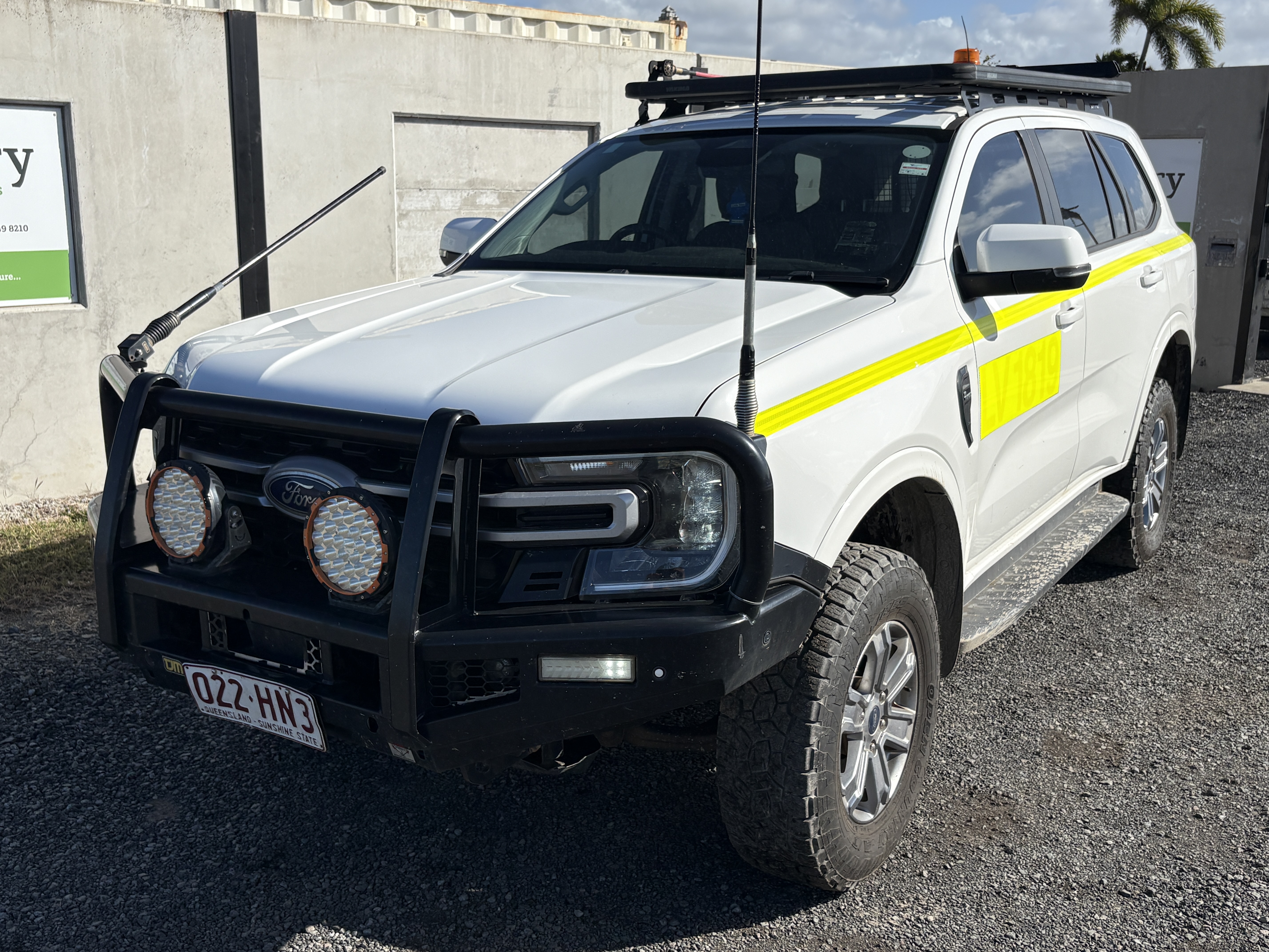 9 · 2022 Ford Everest Ambiente Diesel (Ex Lease)