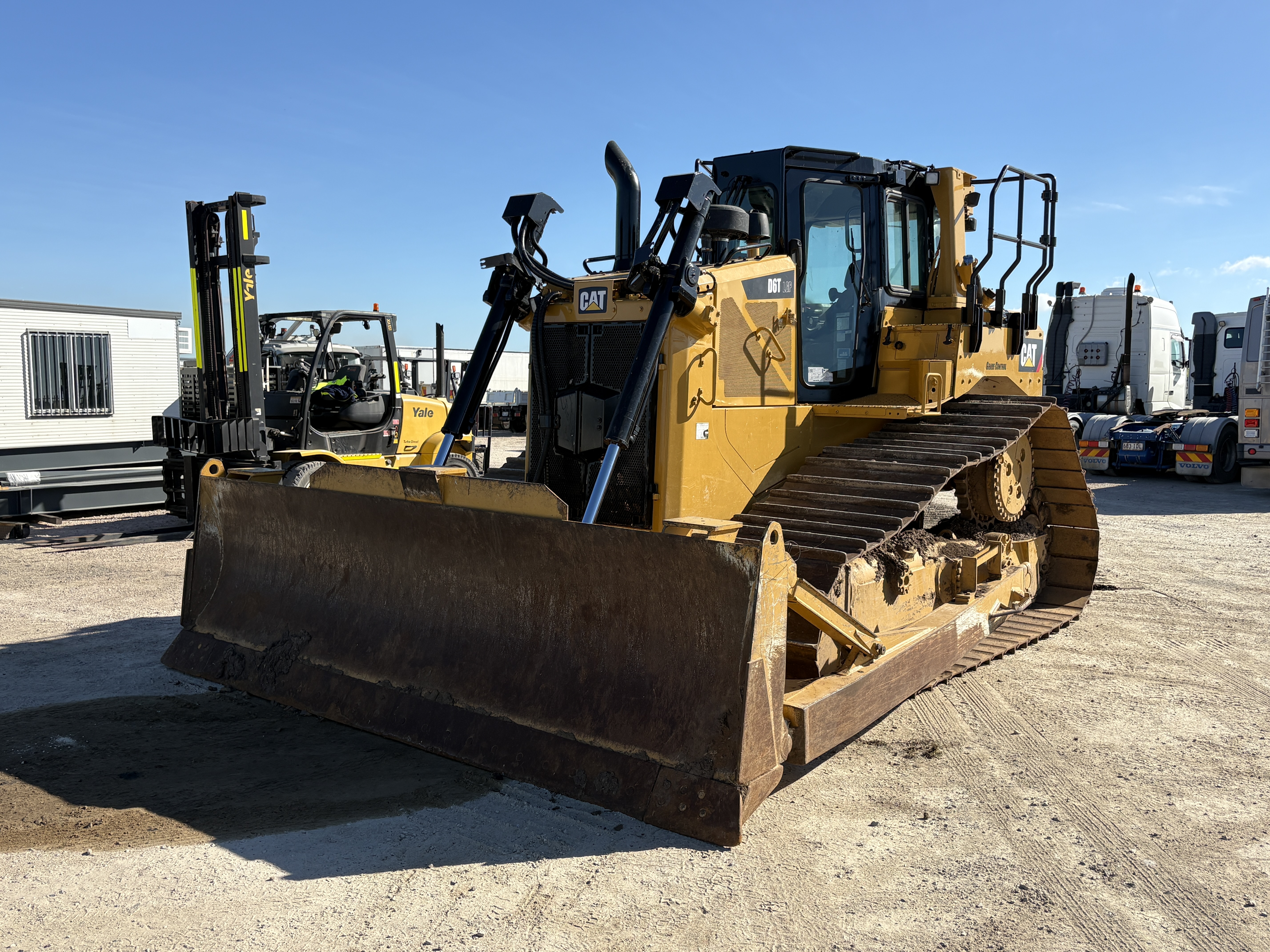 2 · 2017 Caterpillar D6T LGP Crawler Dozer