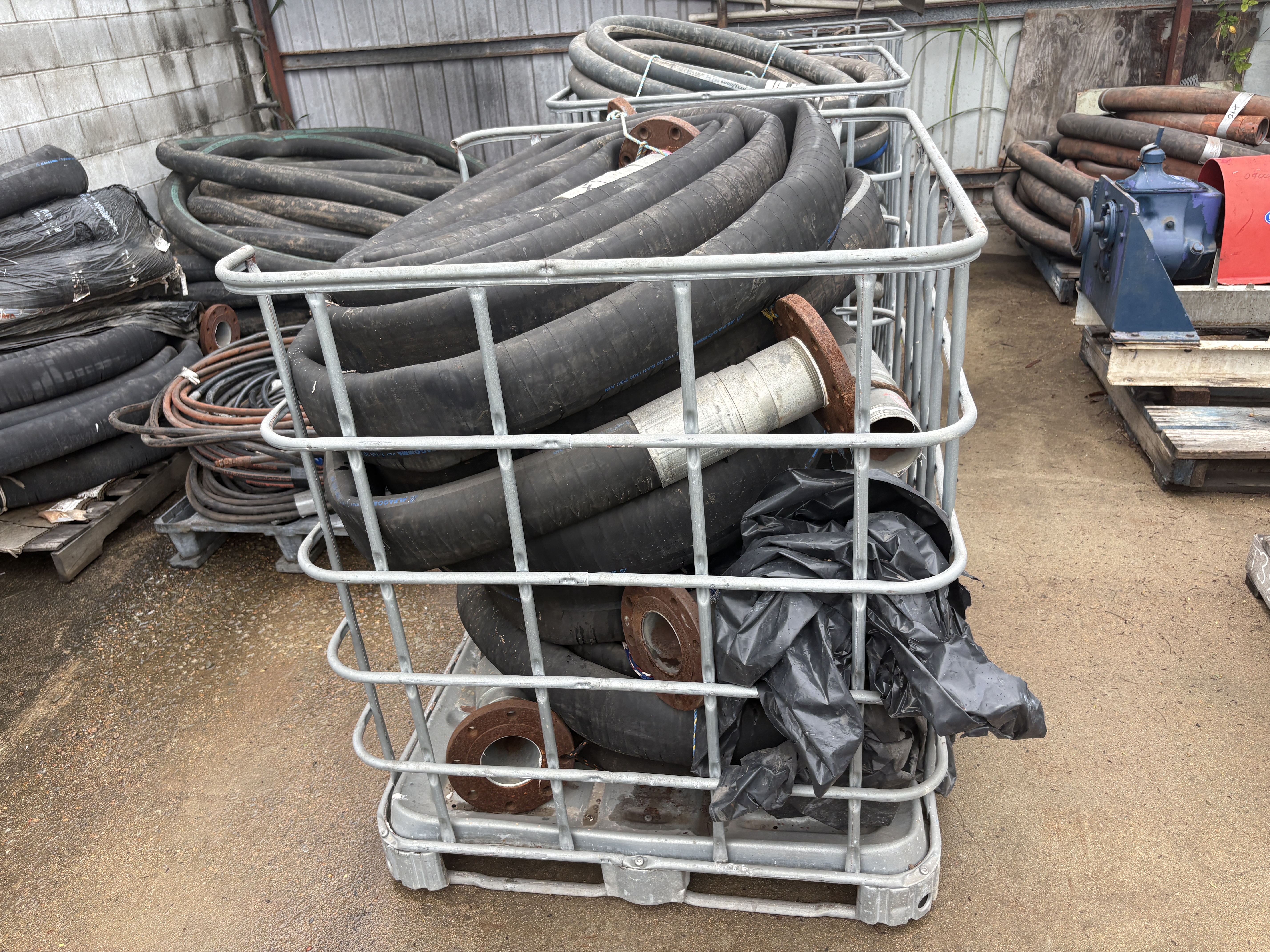 7 · Pod Off Assorted Hoses