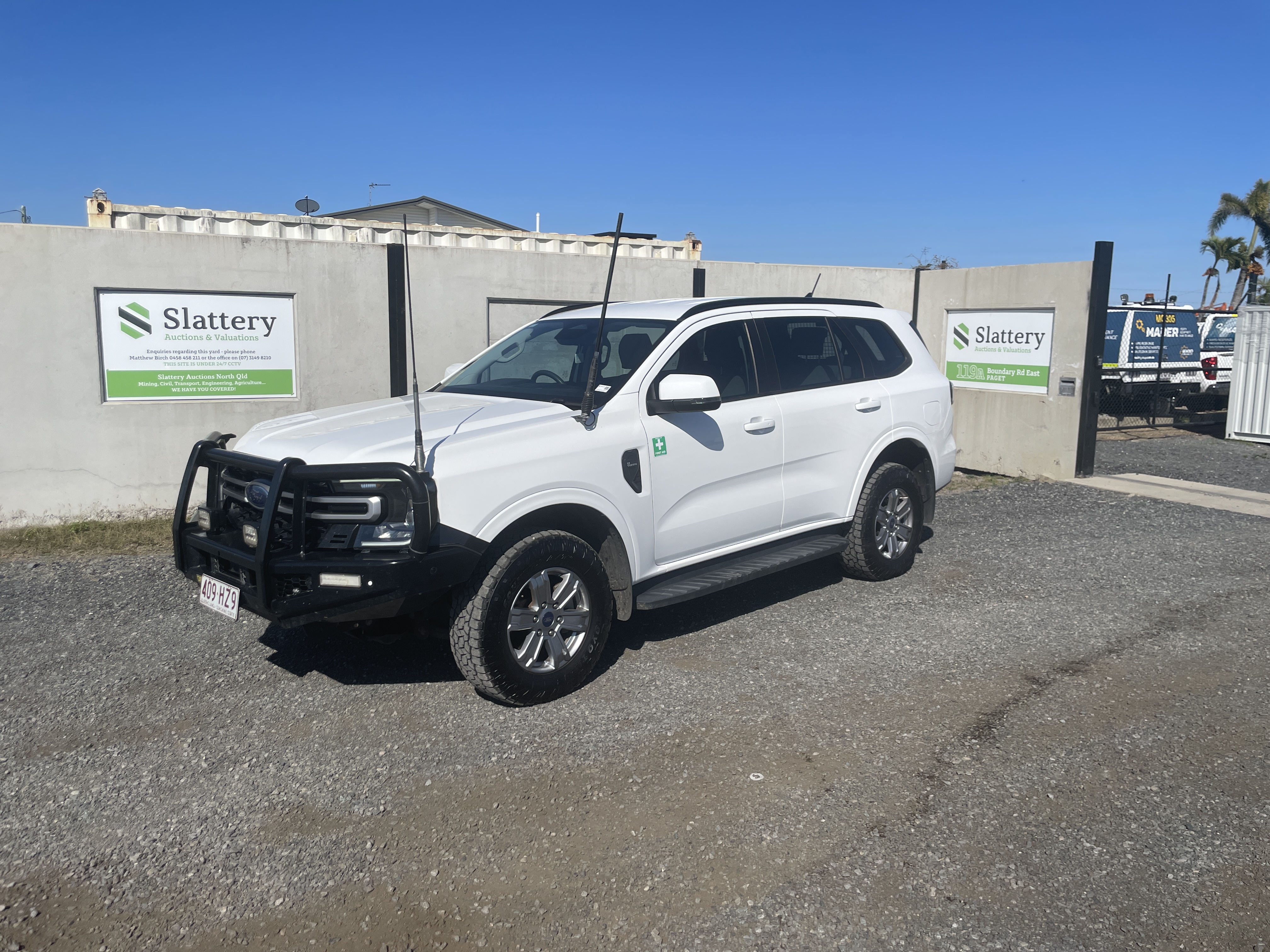 1 · 2023 Ford Everest Ambiente Diesel