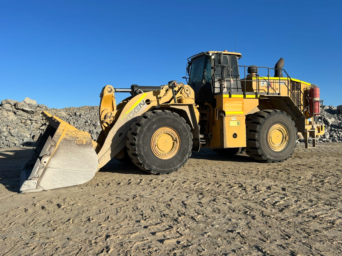 2017 Caterpillar 988K Wheel Loader