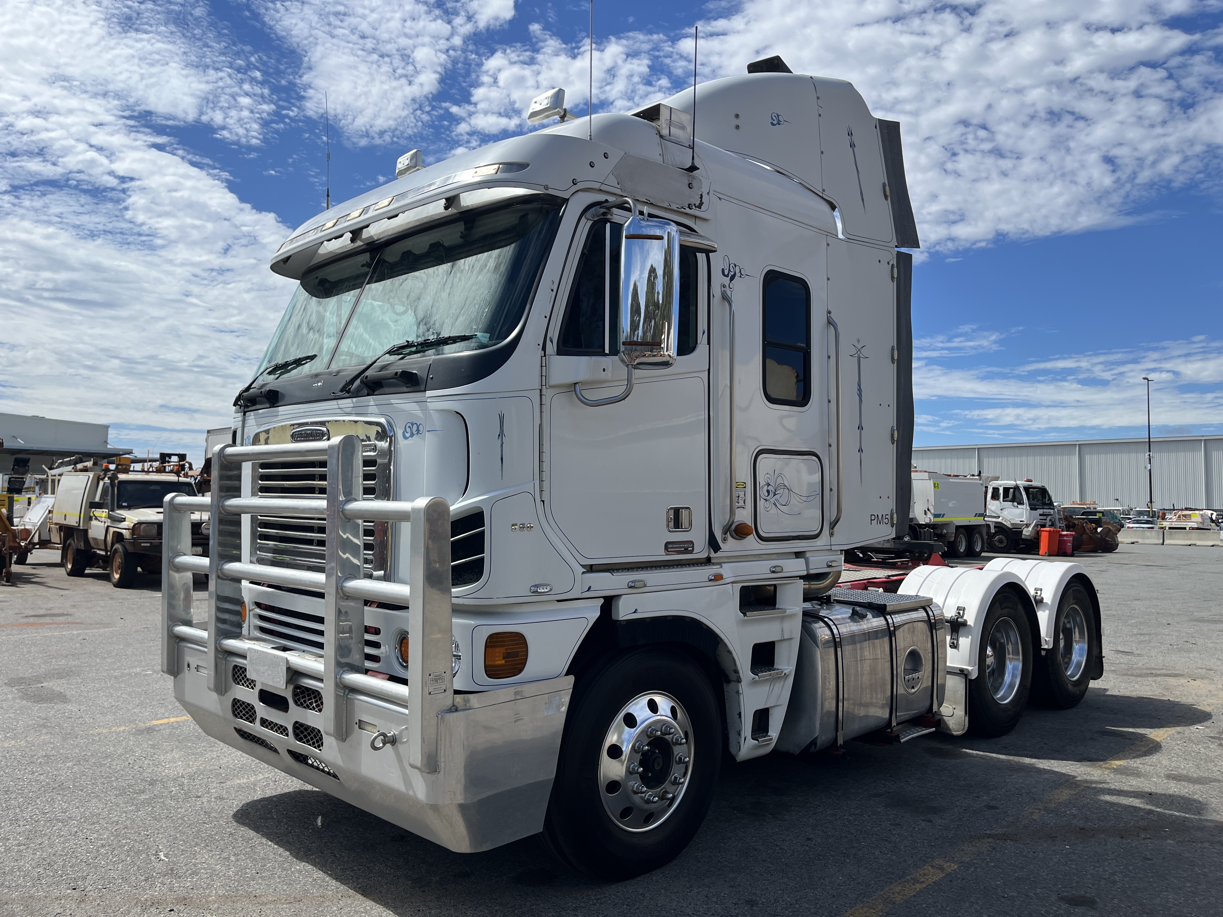 13 · 2009 Freightliner Argosy Caterpillar engine FLH 6x4 Prime Mover