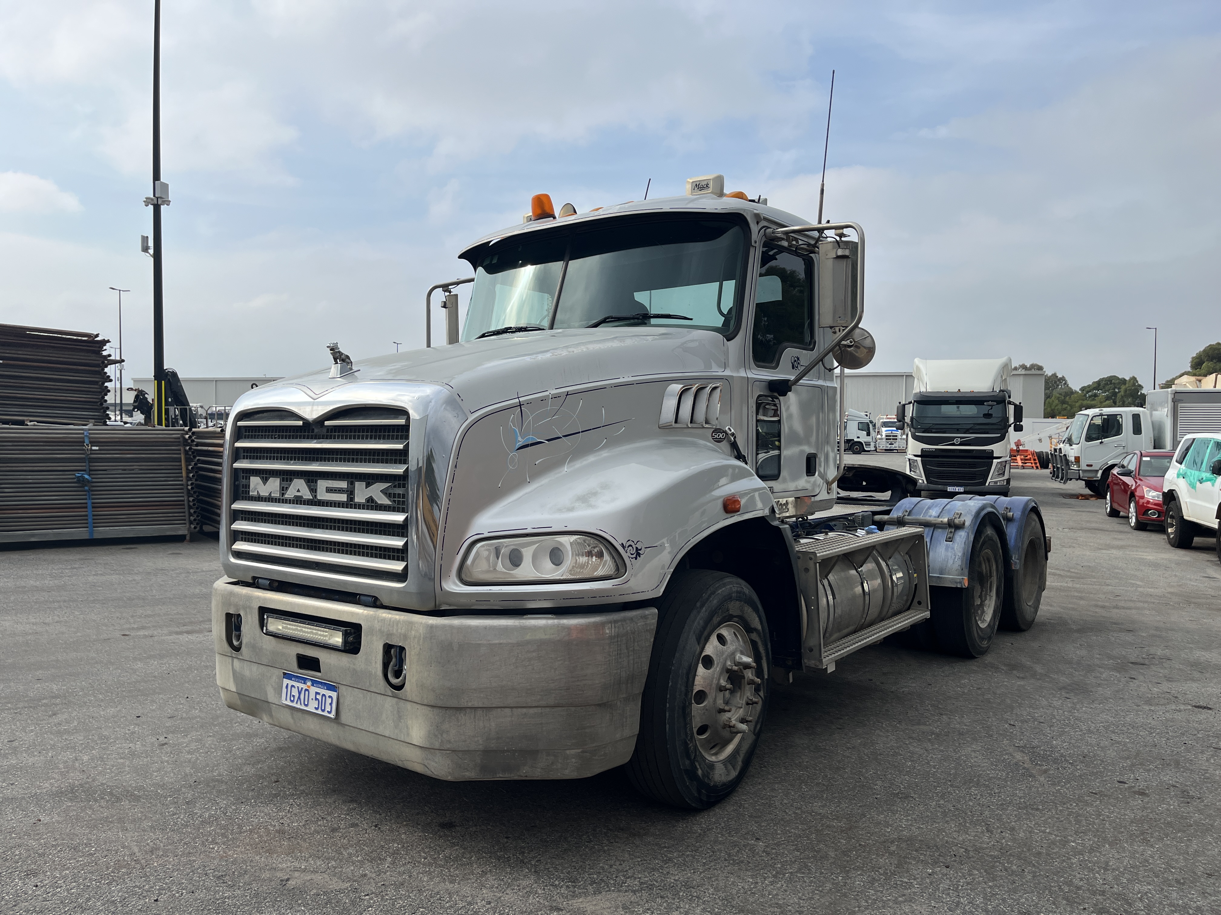 2015 MACK CMNT 6x4 Prime Mover