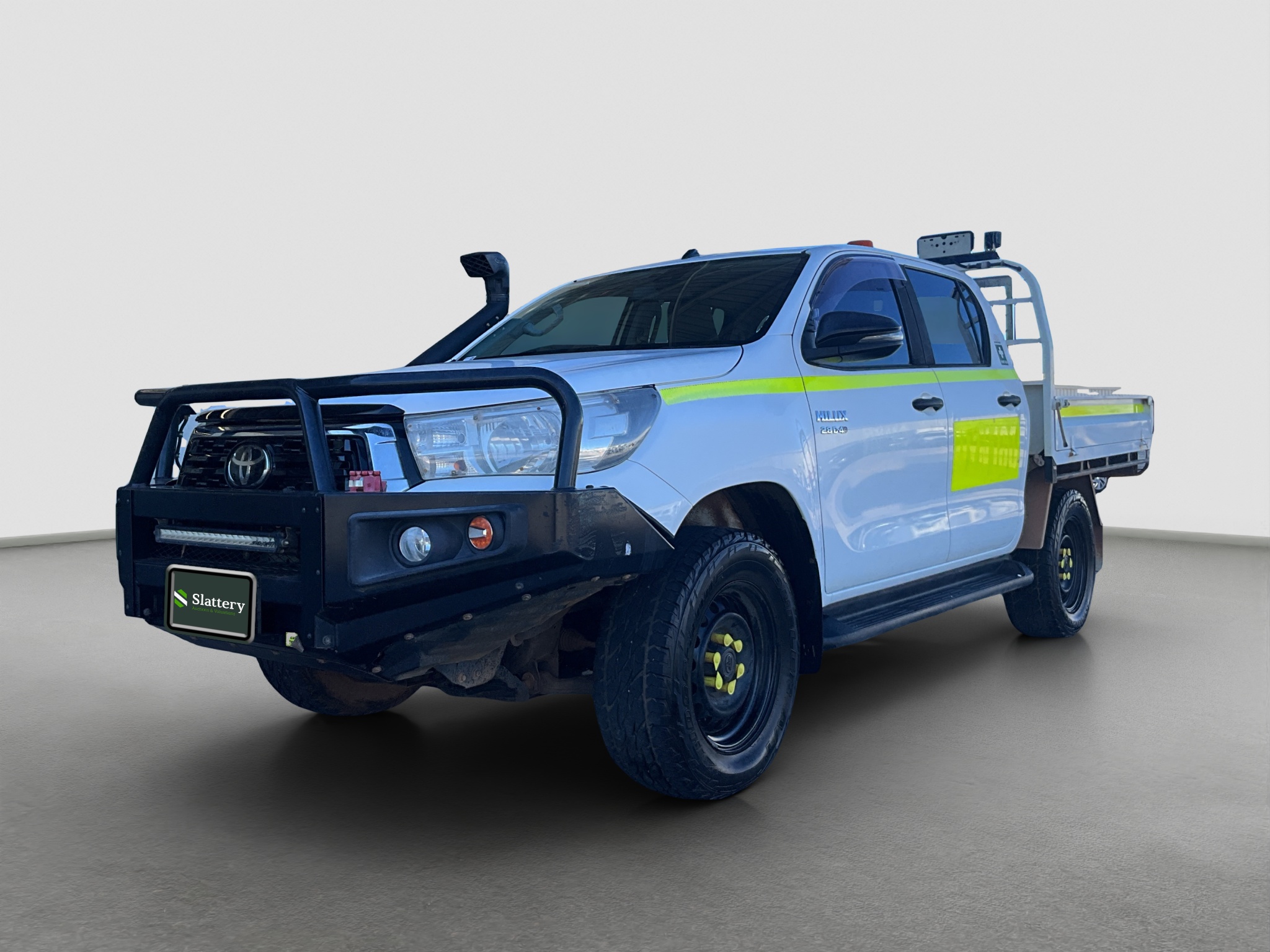 3 · 2020 Toyota Hilux 4x4 SR T/Diesel (Auto) (Ex Lease)