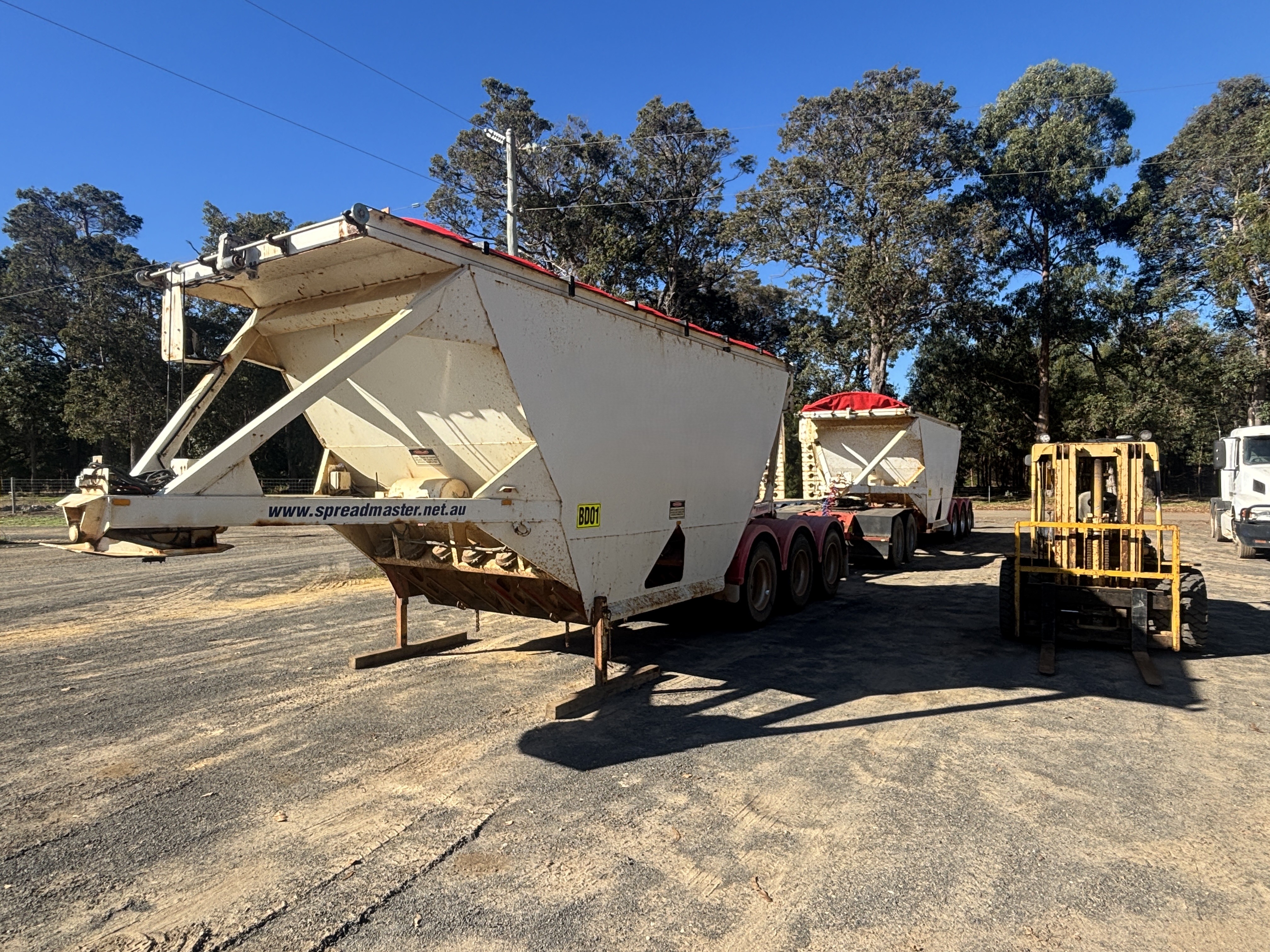 2 · 2011 Transport Engineering Southland TES Triaxle A+B Belly Dumpers