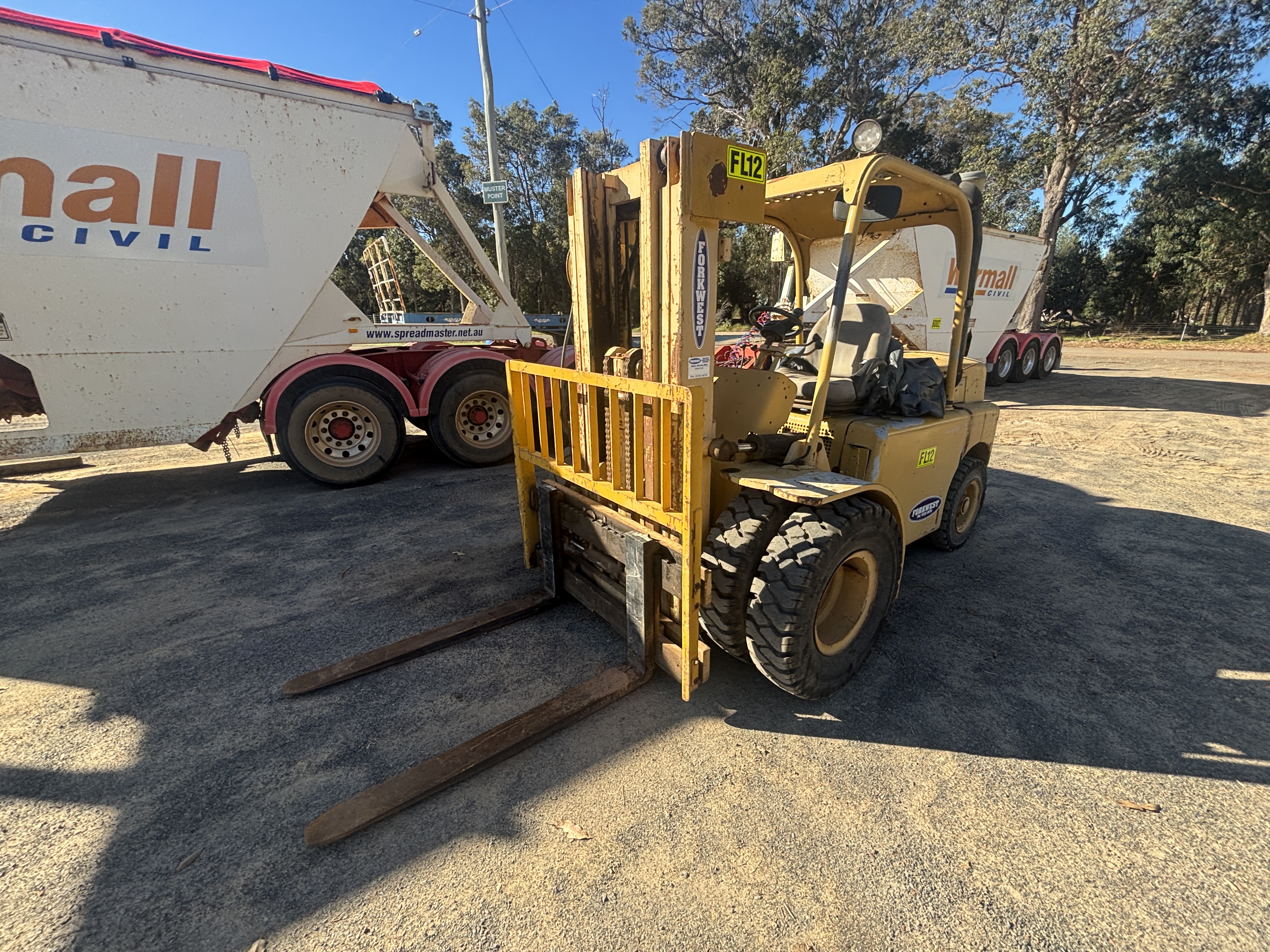 7 · 1976 Hyster 4T Diesel Forklift - Unreserved