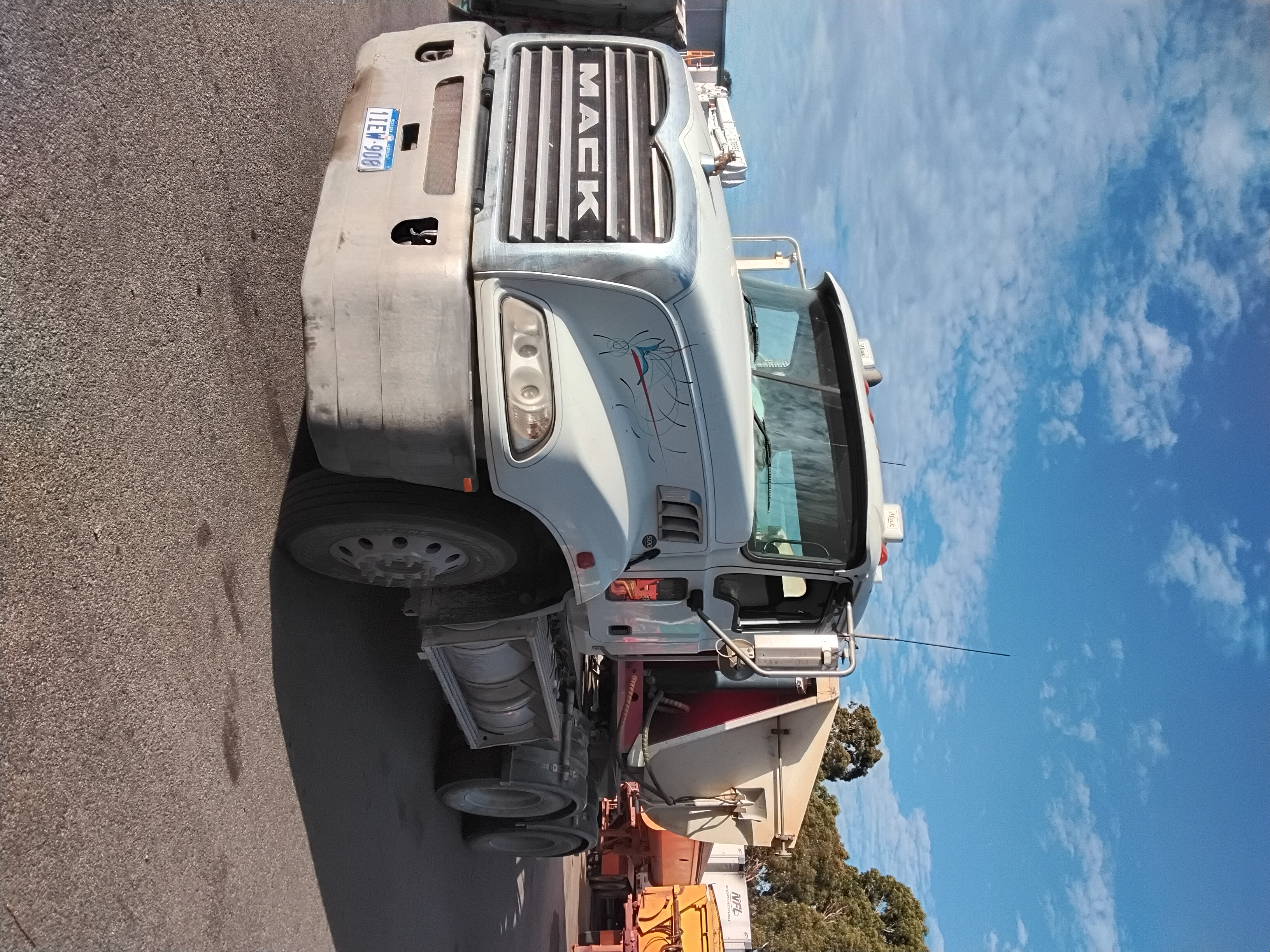 2013 Mack Granite 6x4 & 2010 Howard Porter End tipper