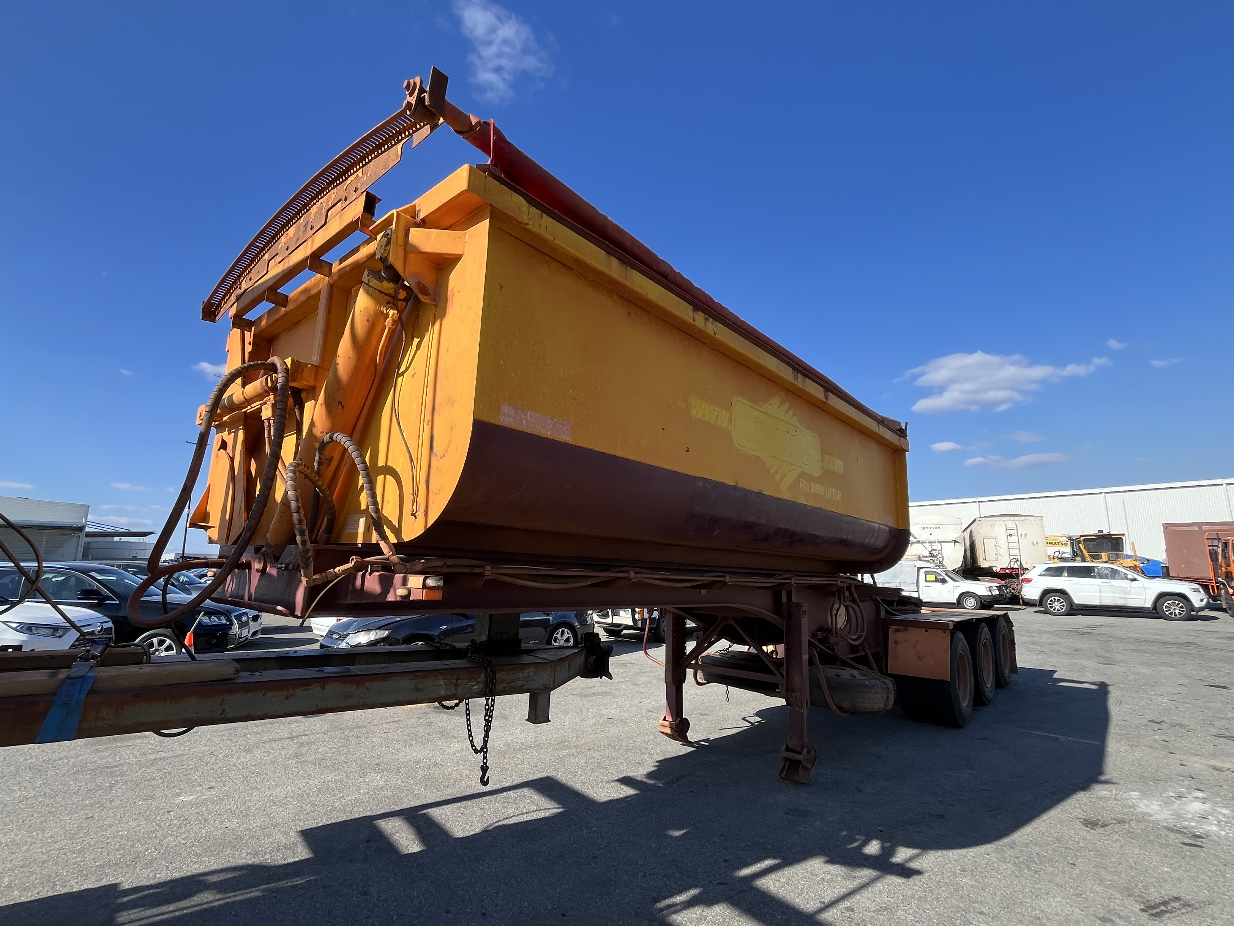 2014 GTE 3-2 Tri-Axle Sidetipper