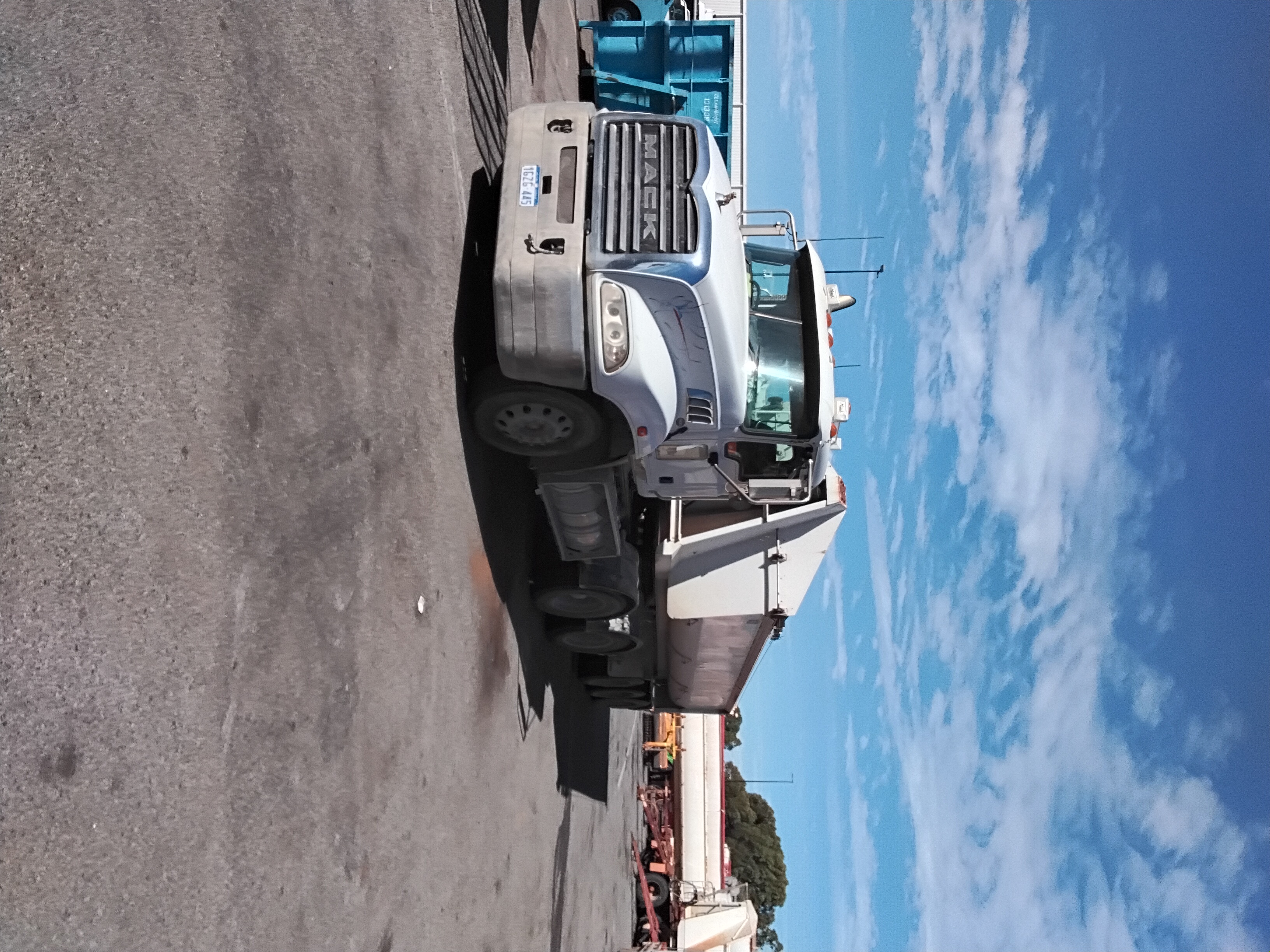 16 · 2013 Mack Granite 6x4 Prime Mover & SFM End tipper combination