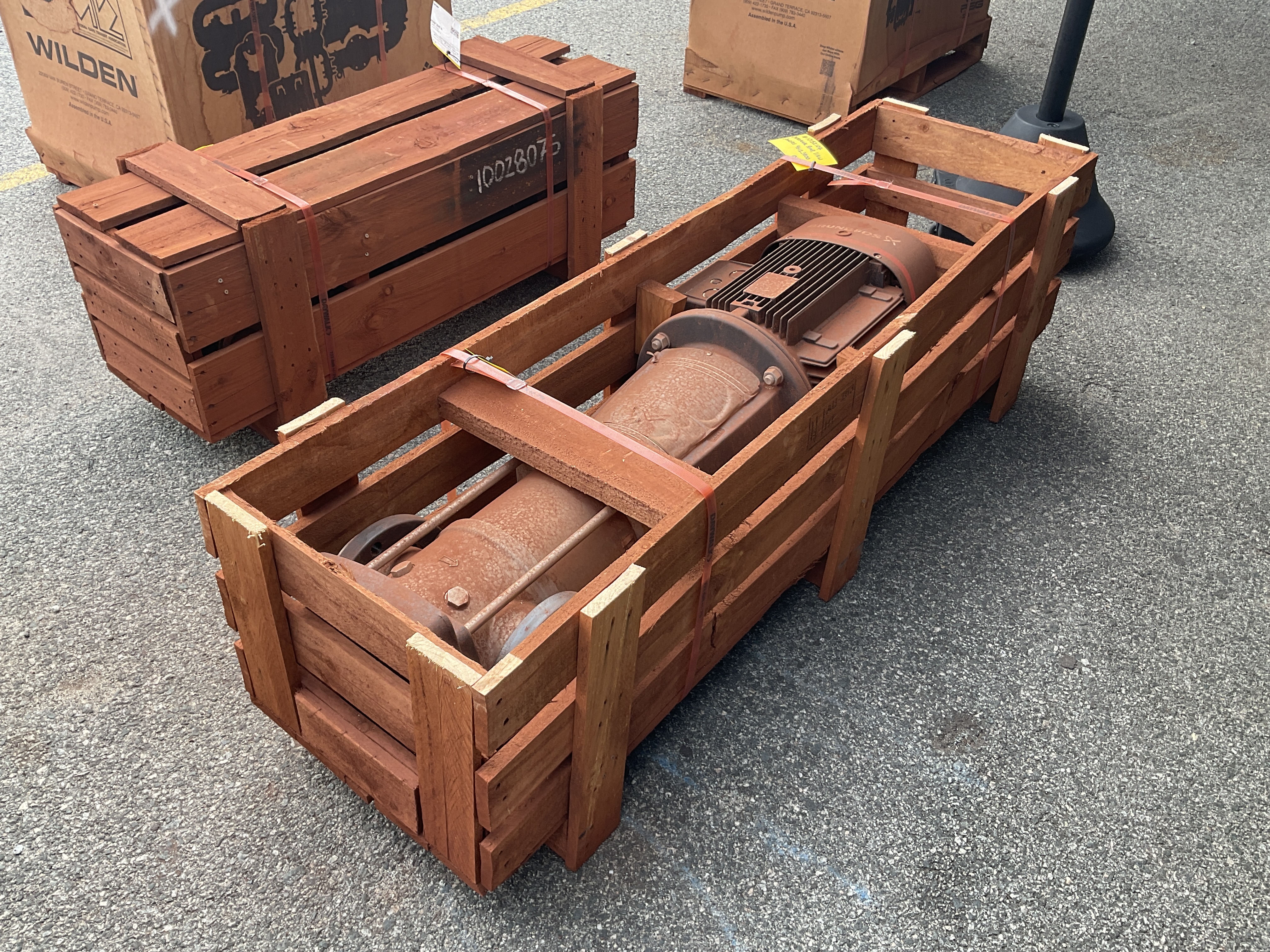 14 · 1 Pallet  with Grundfos Pump