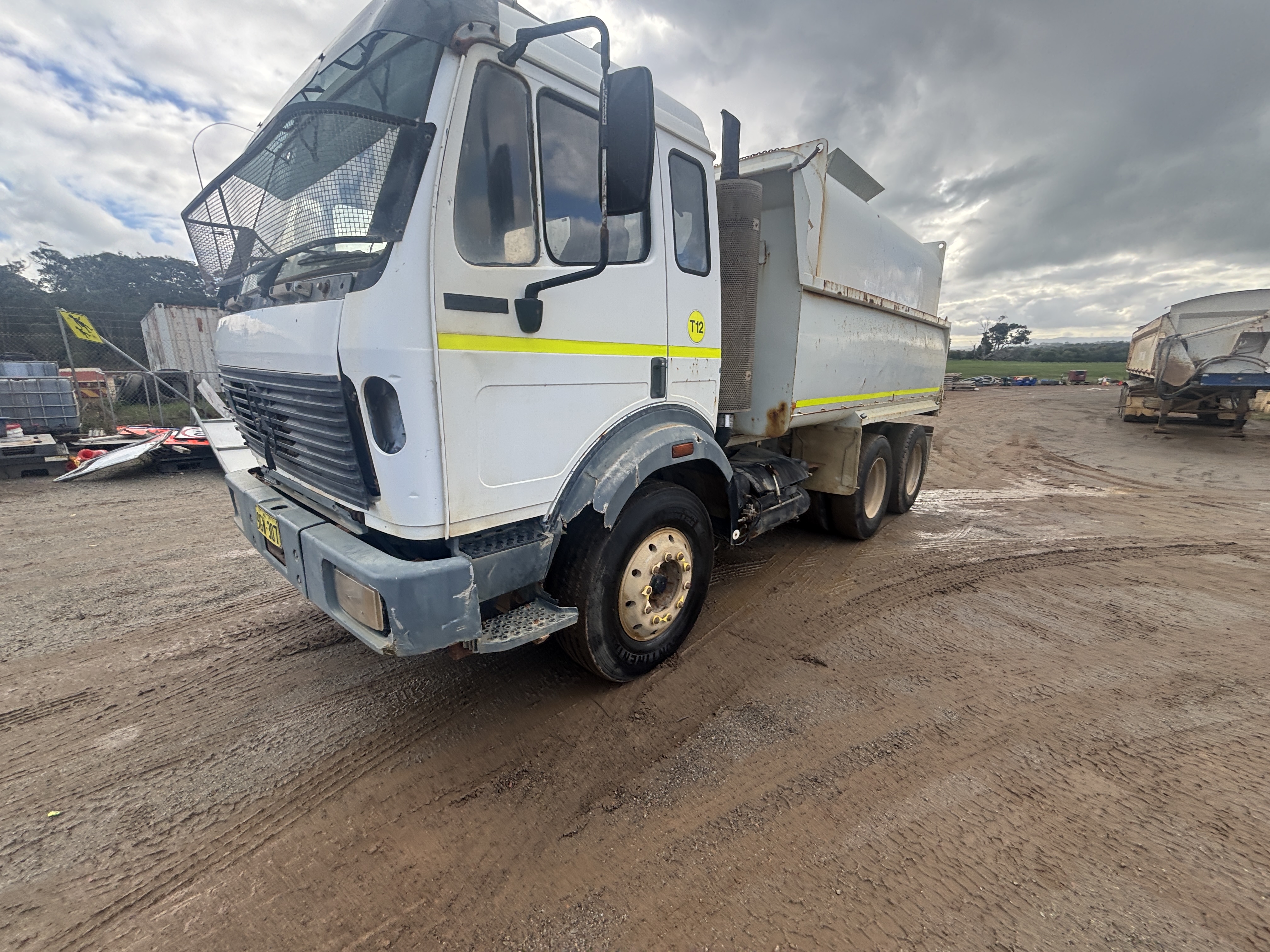 12 · 1994 Mercedes-Benz MK   6x4 Water Truck