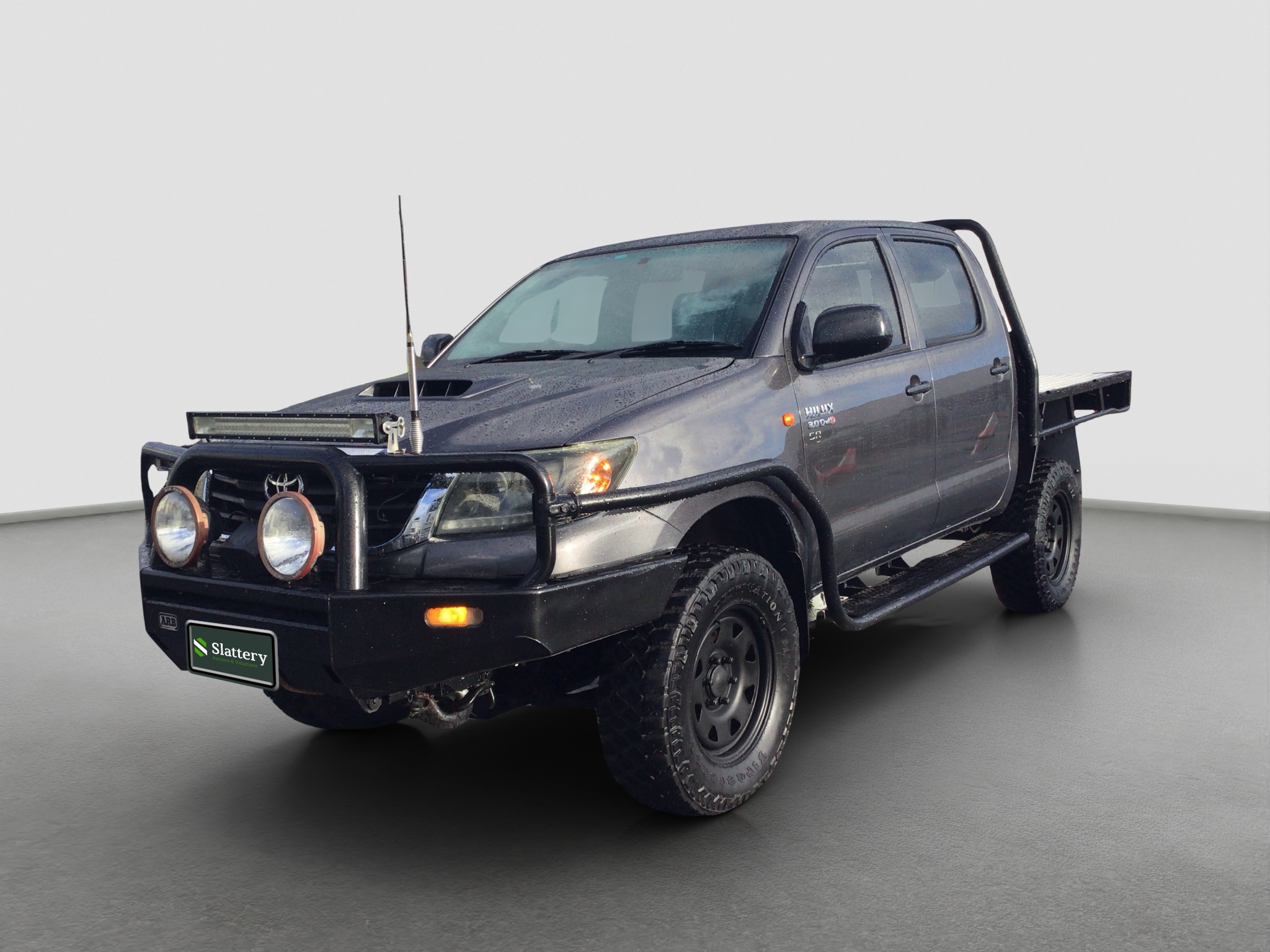 2 · 2015 Toyota Hilux SR Diesel